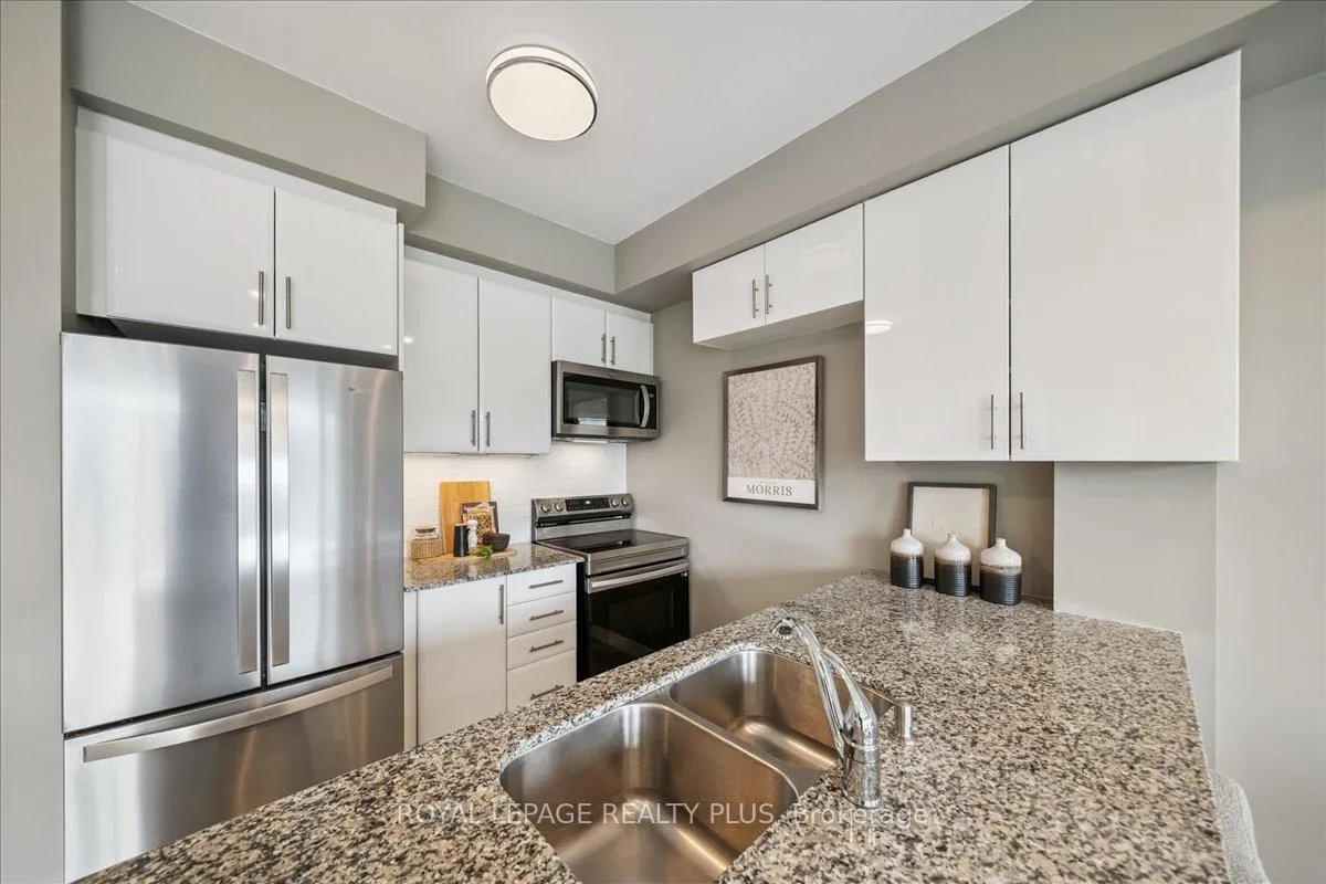 Photo 4 of Unit 311, 2370 Khalsa Gate, Oakville, Westmount — HOMEH