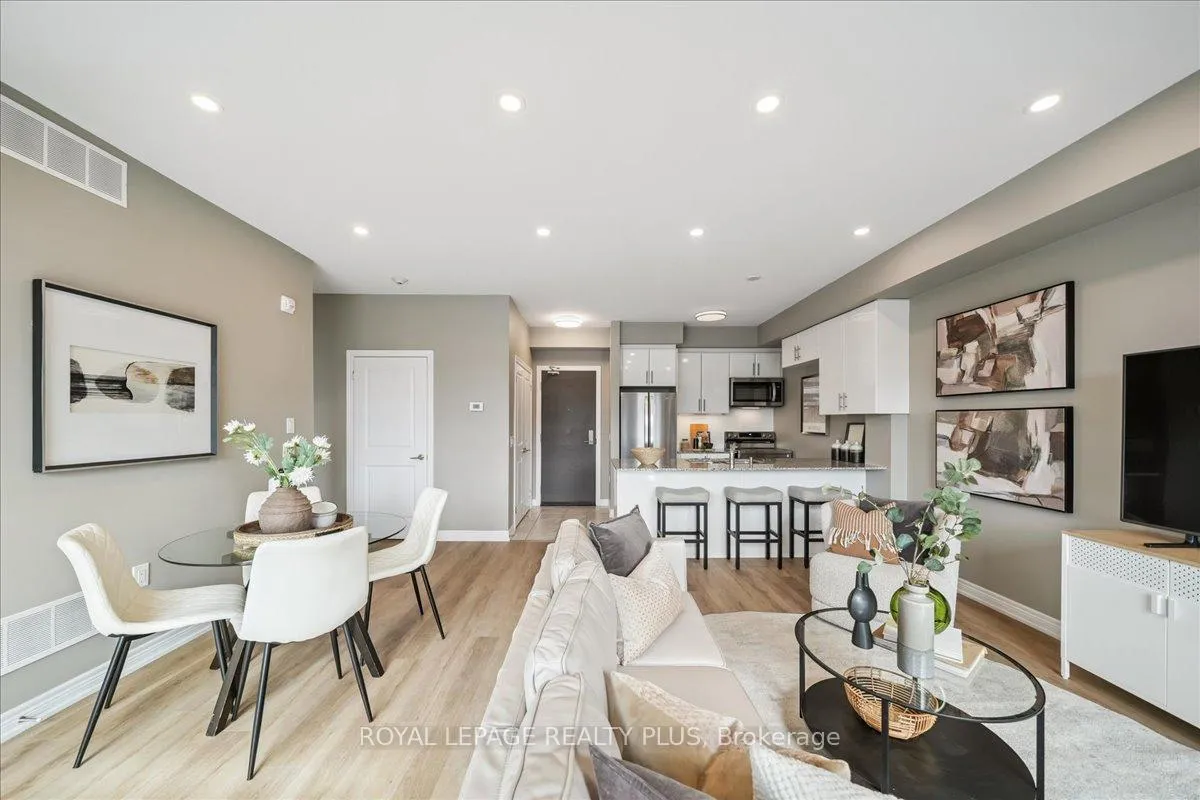 Photo 15 of Unit 311, 2370 Khalsa Gate, Oakville, Westmount — HOMEH