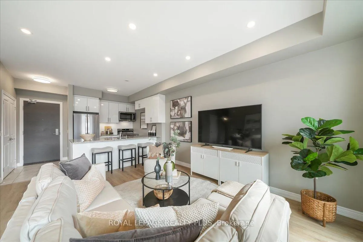 Photo 16 of Unit 311, 2370 Khalsa Gate, Oakville, Westmount — HOMEH