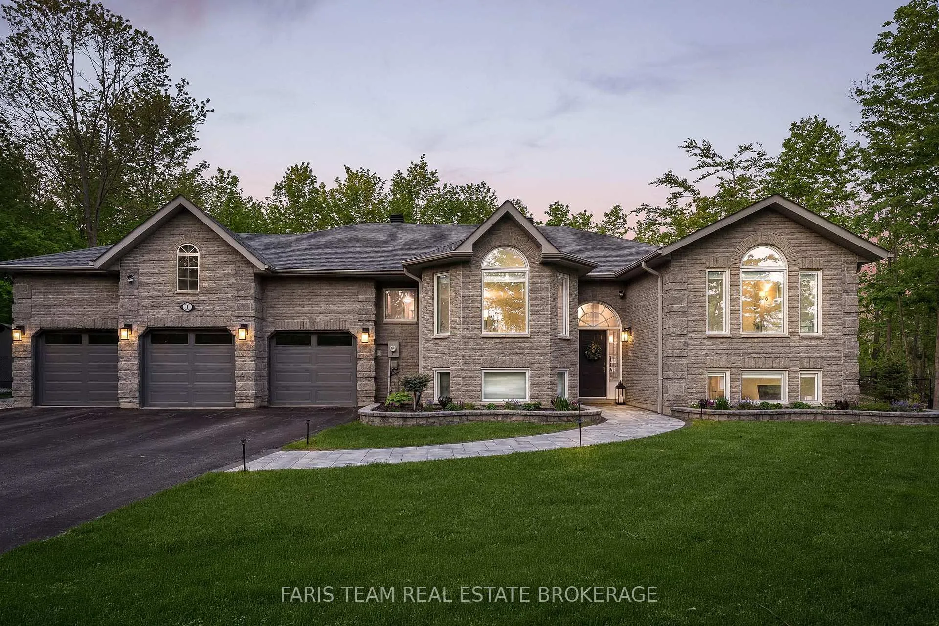 Front of 1 Pineview Drive