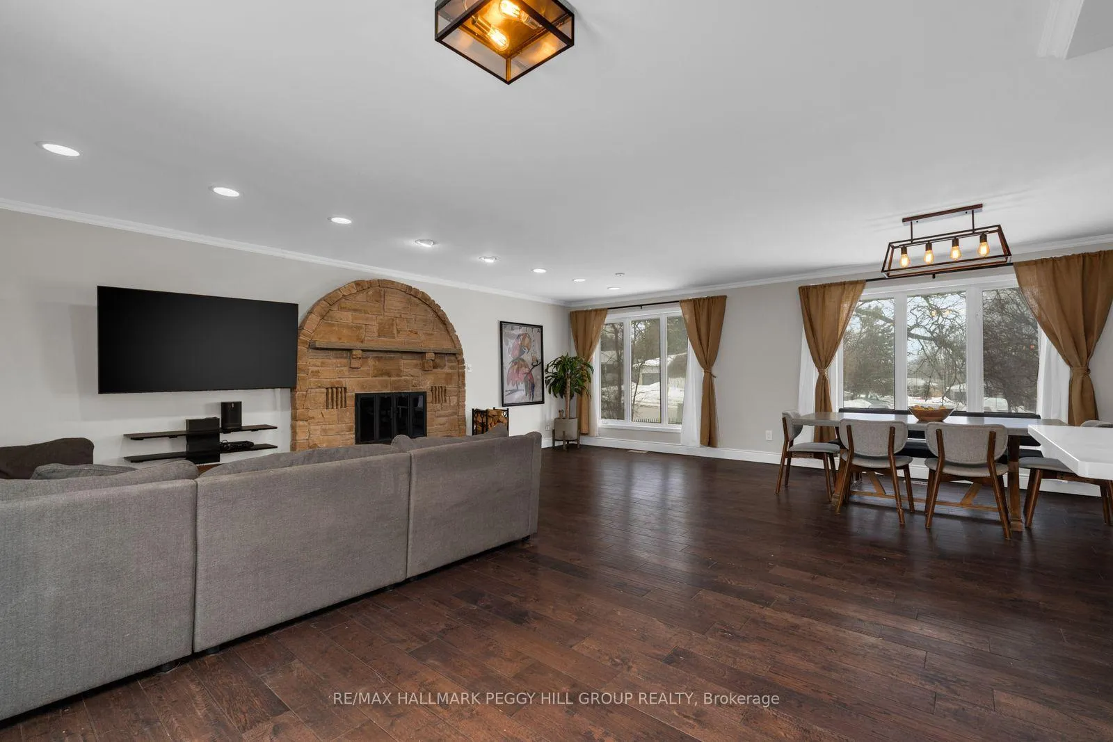 Photo 4 of 235 St Vincent Street, Barrie, Wellington — HOMEH