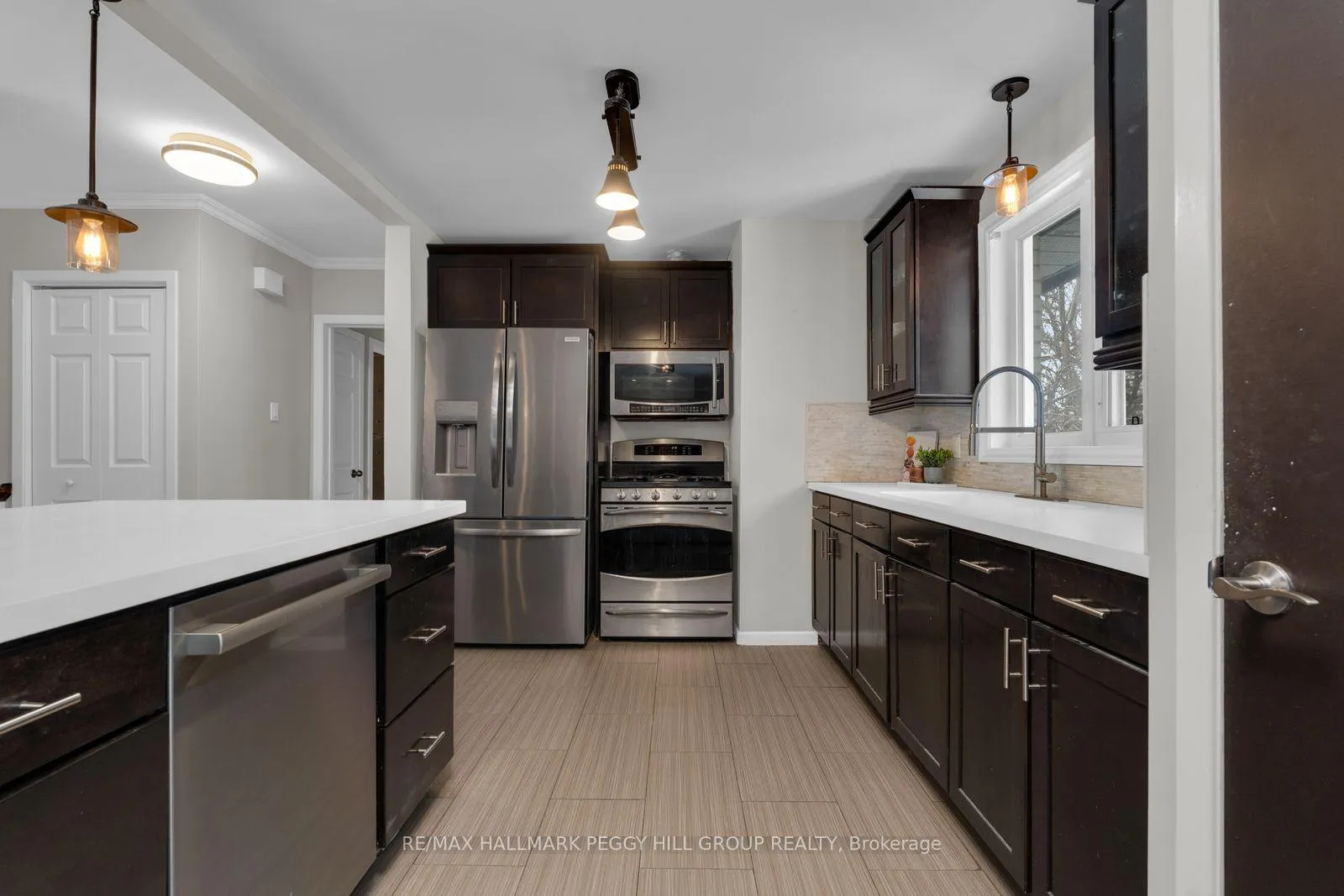 Photo 6 of 235 St Vincent Street, Barrie, Wellington — HOMEH
