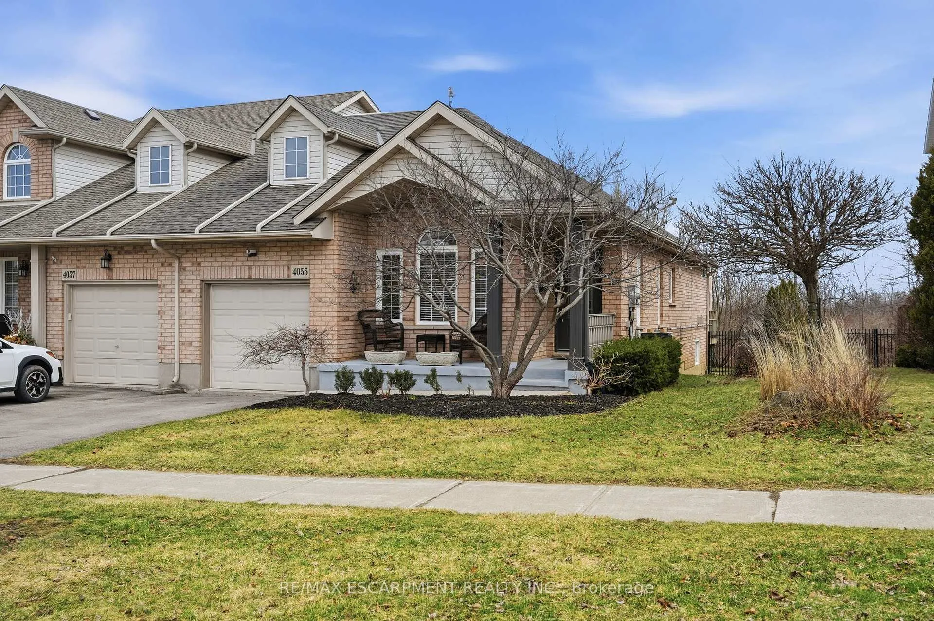 Photo 2 of 4055 Ashby Drive, Lincoln, Beamsville — HOMEH