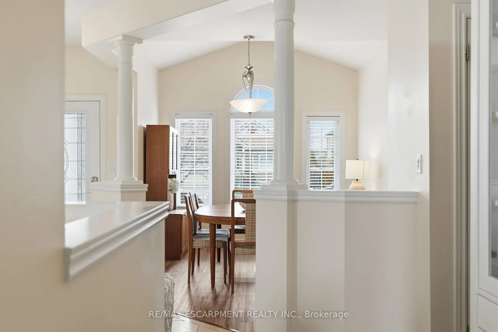 Photo 8 of 4055 Ashby Drive, Lincoln, Beamsville — HOMEH