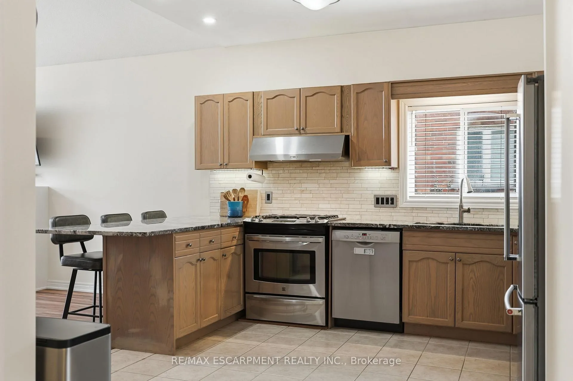 Photo 13 of 4055 Ashby Drive, Lincoln, Beamsville — HOMEH