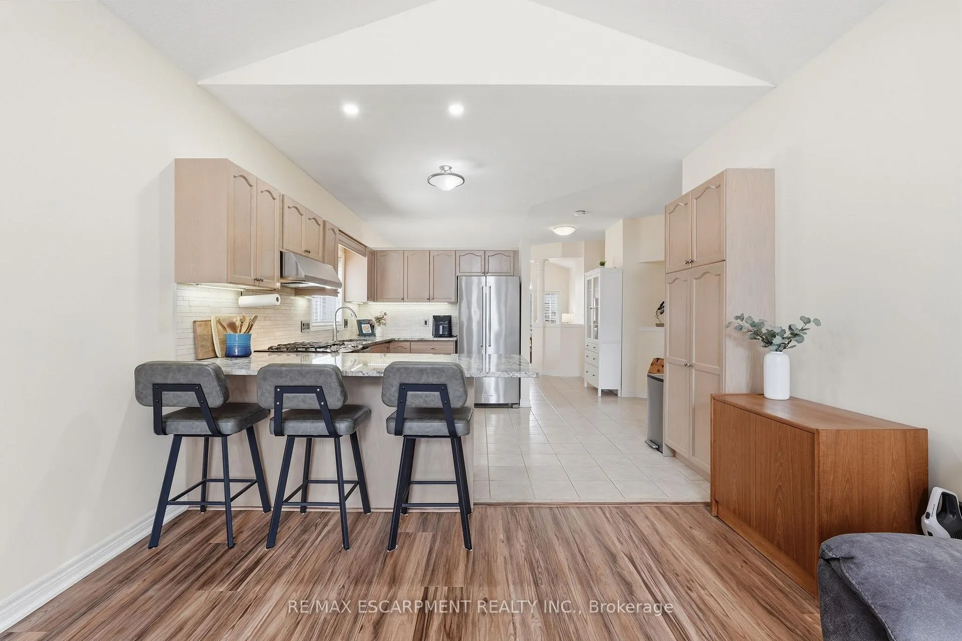 Photo 15 of 4055 Ashby Drive, Lincoln, Beamsville — HOMEH