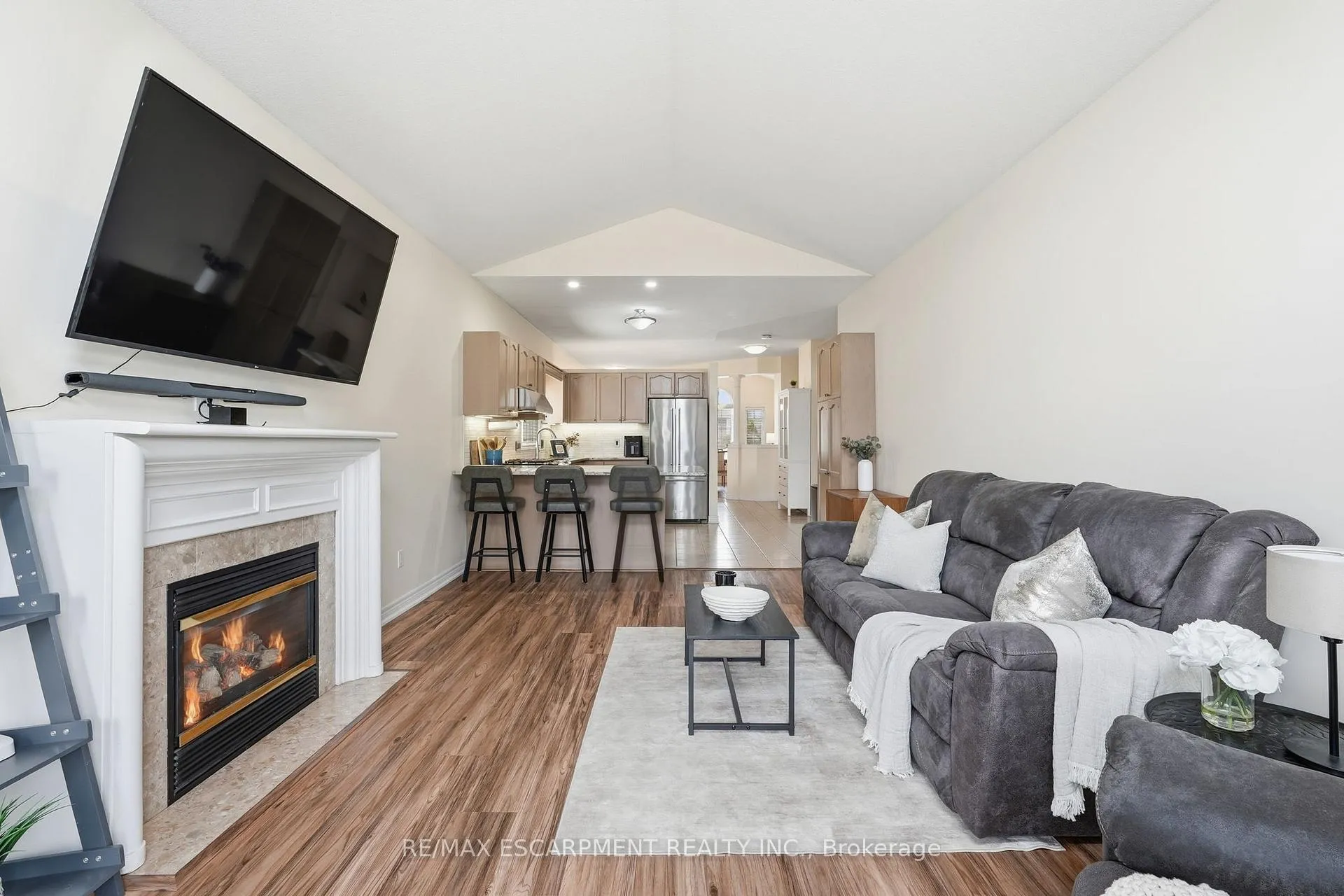 Photo 18 of 4055 Ashby Drive, Lincoln, Beamsville — HOMEH