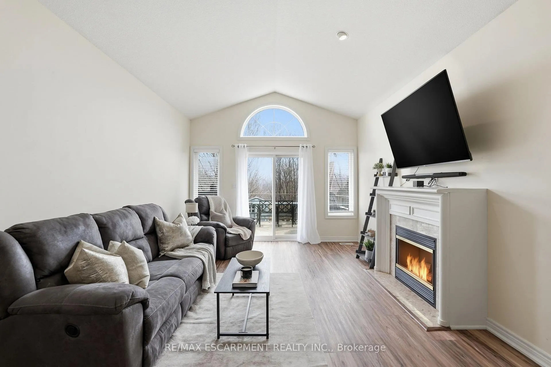 Photo 20 of 4055 Ashby Drive, Lincoln, Beamsville — HOMEH