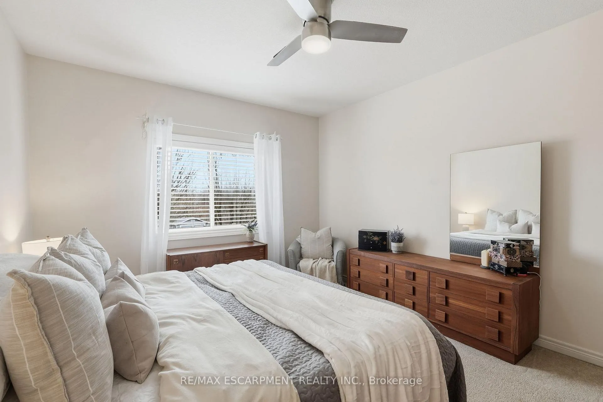 Photo 24 of 4055 Ashby Drive, Lincoln, Beamsville — HOMEH