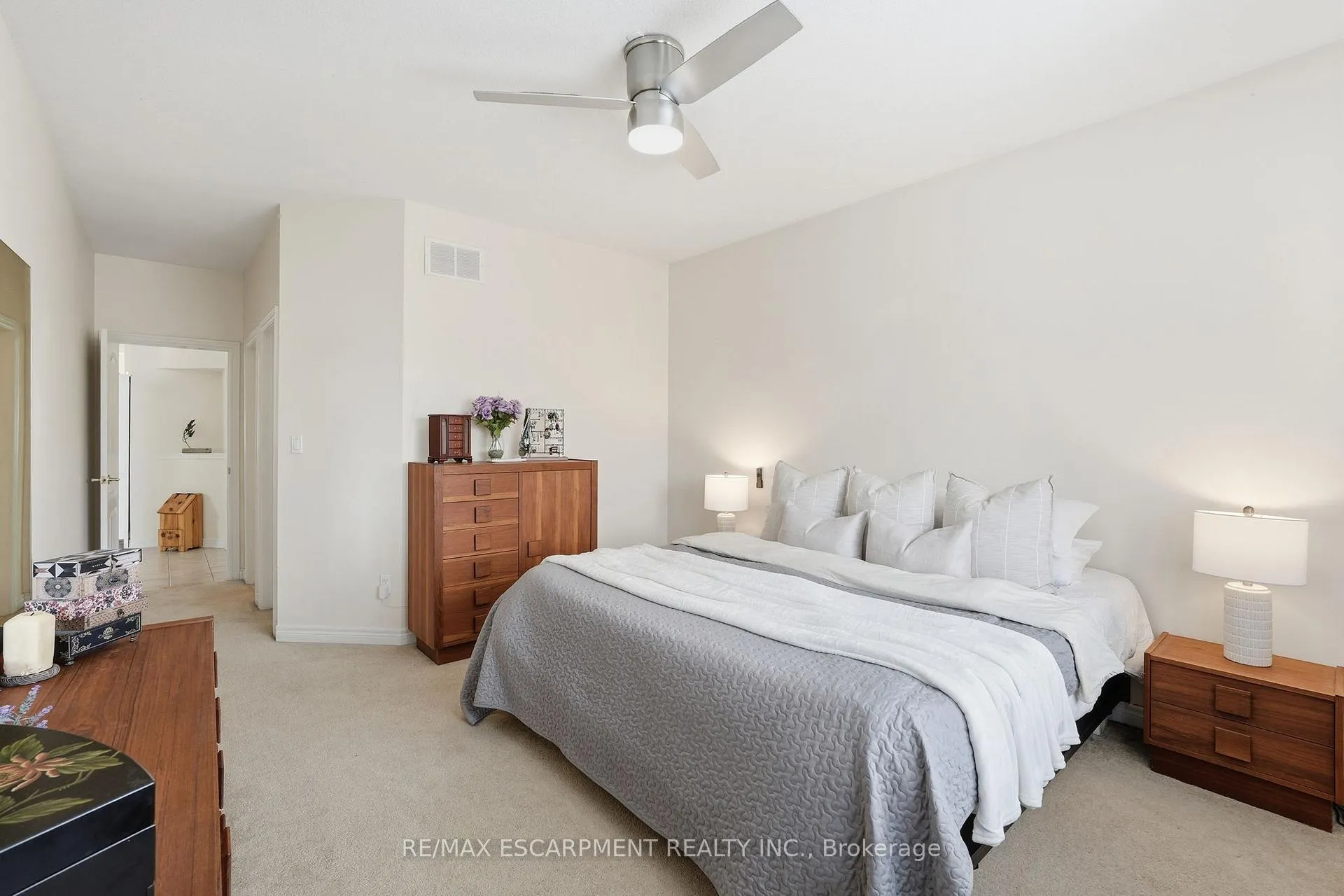 Photo 25 of 4055 Ashby Drive, Lincoln, Beamsville — HOMEH