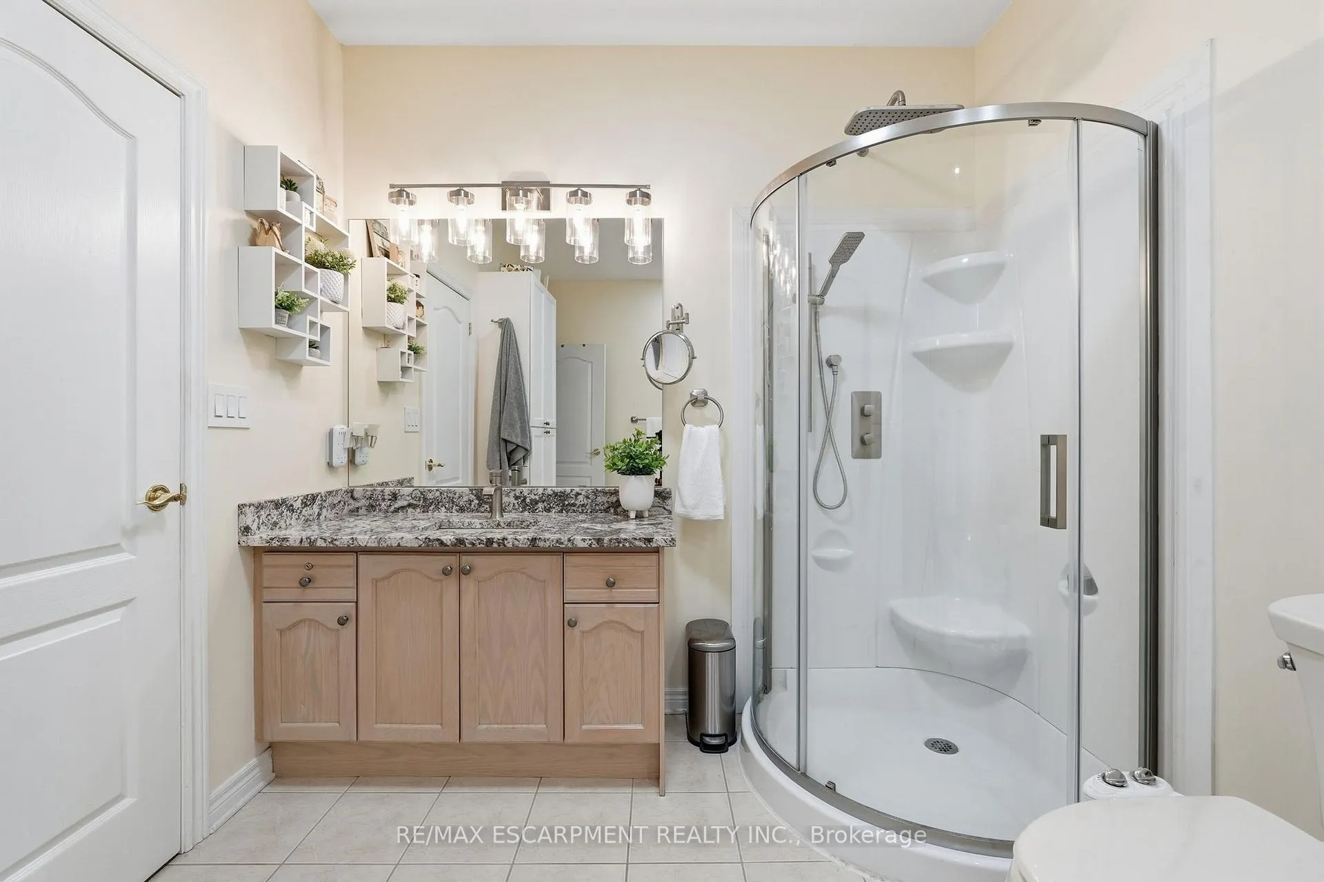 Photo 26 of 4055 Ashby Drive, Lincoln, Beamsville — HOMEH