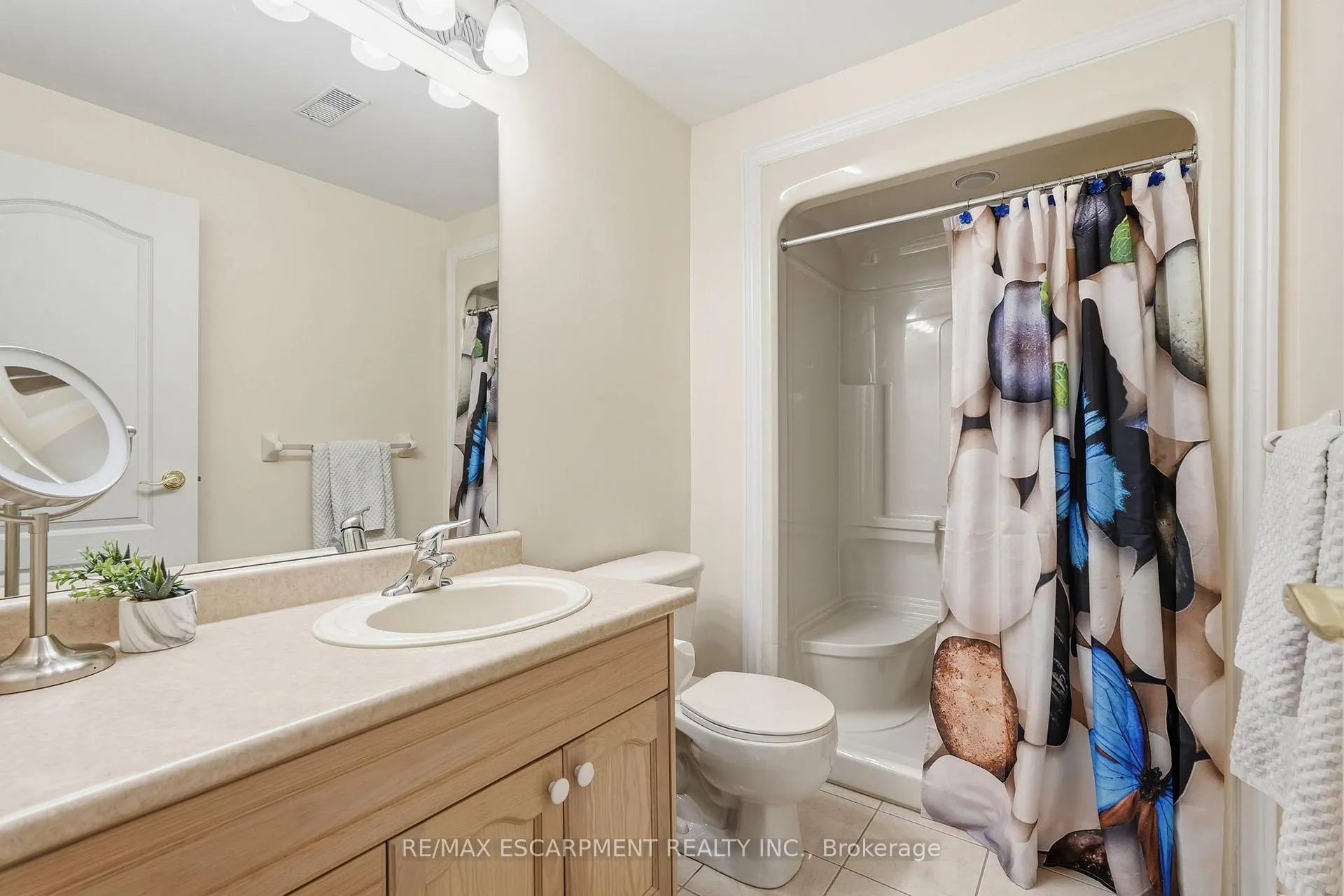 Photo 35 of 4055 Ashby Drive, Lincoln, Beamsville — HOMEH