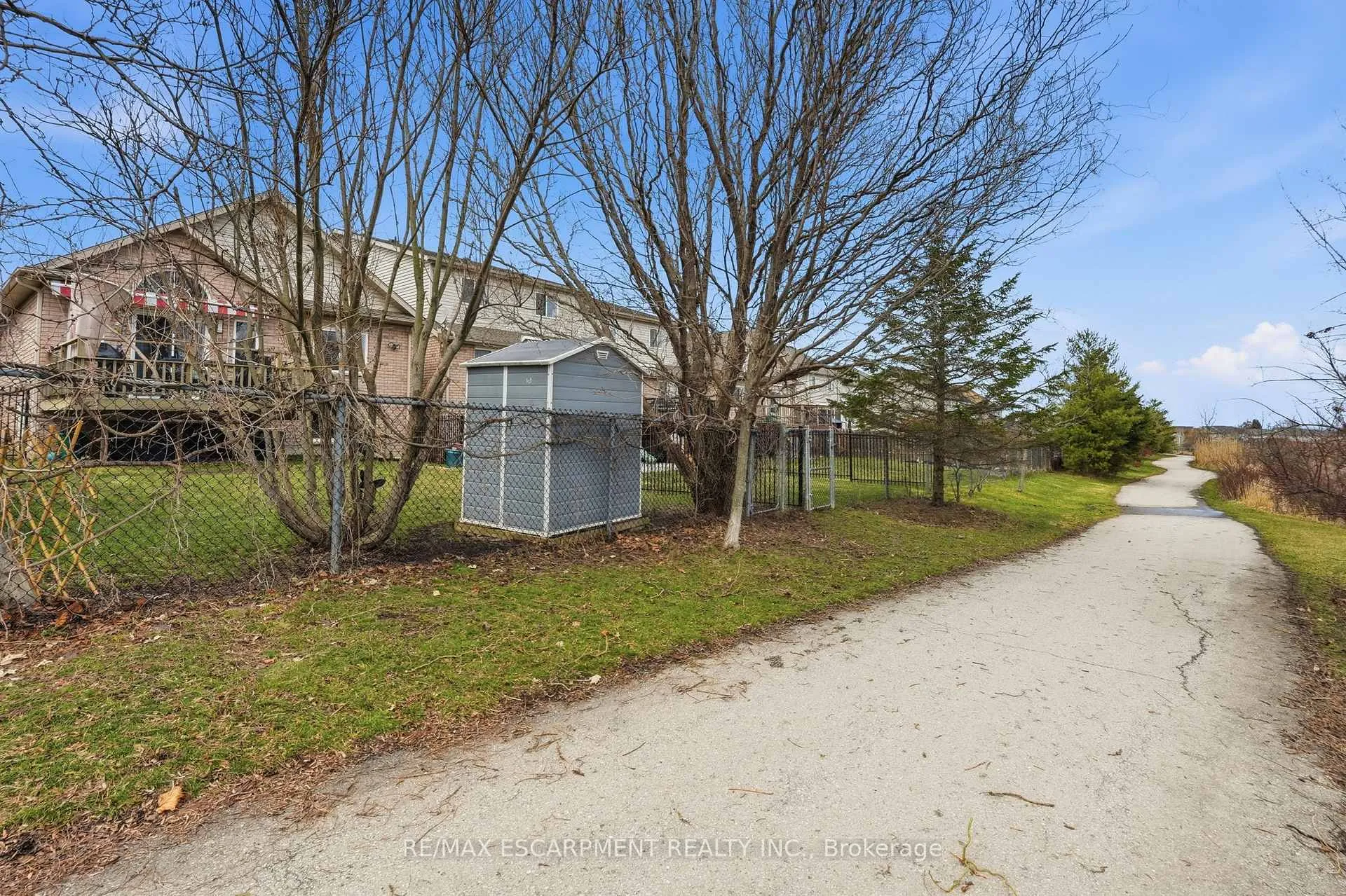 Photo 41 of 4055 Ashby Drive, Lincoln, Beamsville — HOMEH