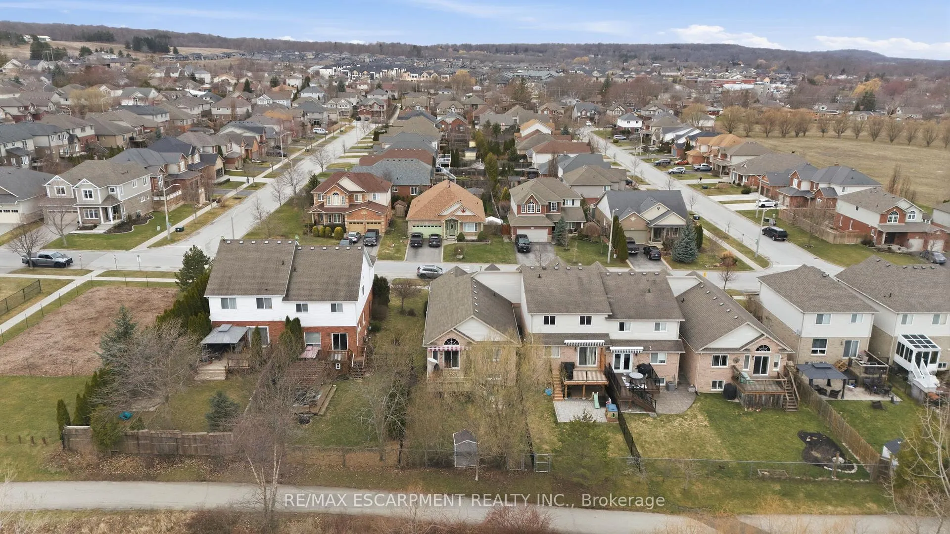 Photo 45 of 4055 Ashby Drive, Lincoln, Beamsville — HOMEH