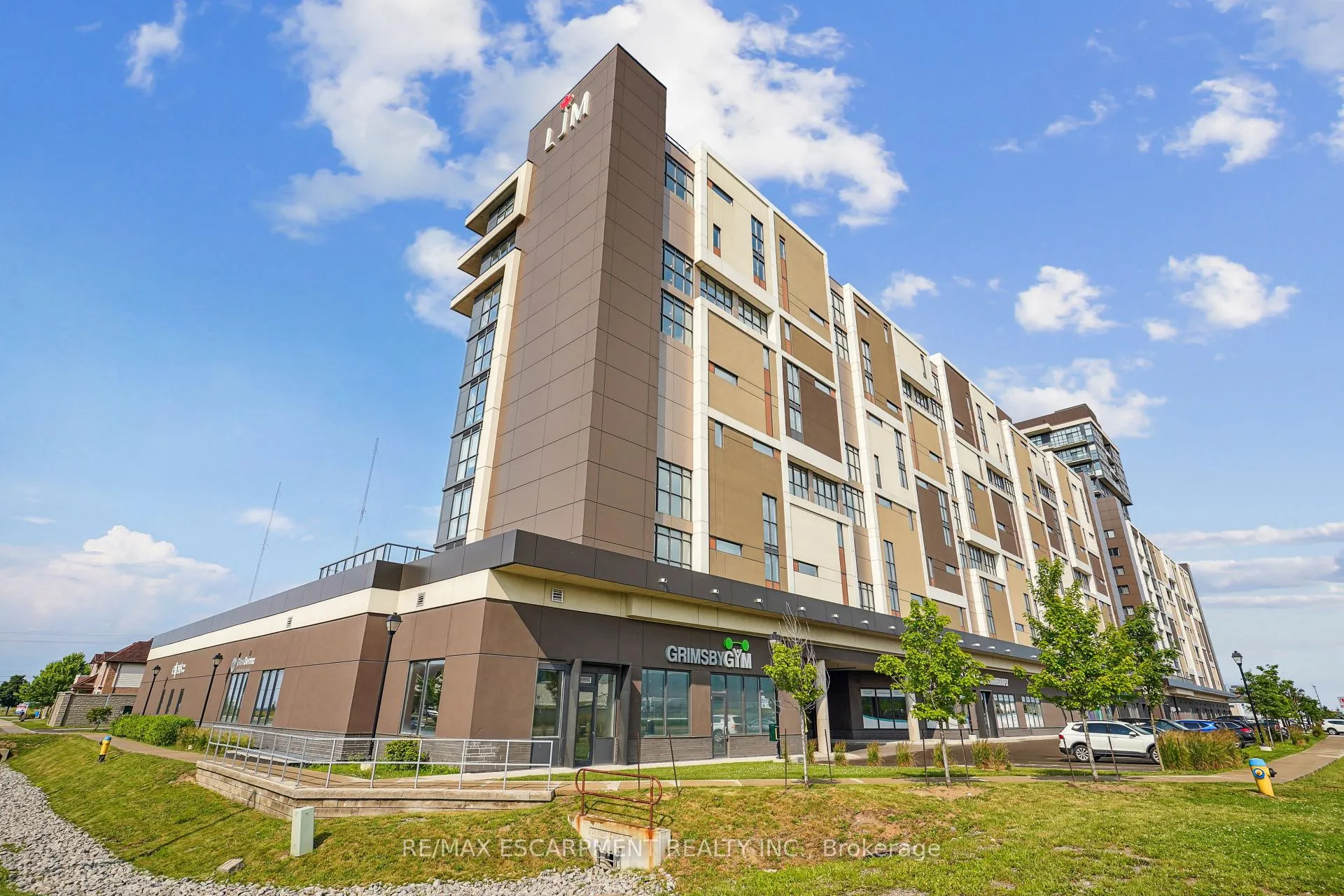 Photo 1 of Unit 709, 560 North Service Road, Grimsby, Grimsby Beach — HOMEH