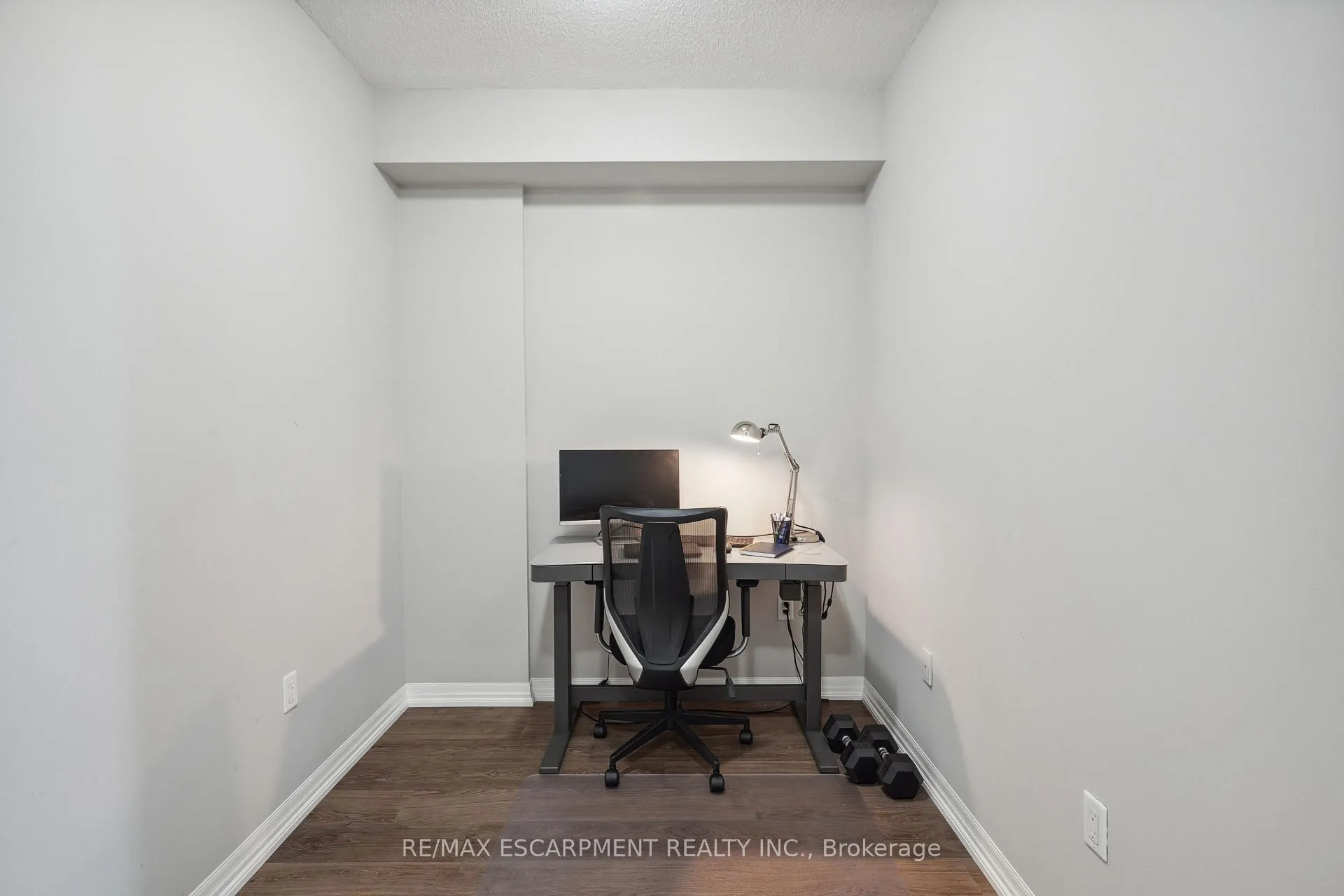 Photo 4 of Unit 709, 560 North Service Road, Grimsby, Grimsby Beach — HOMEH