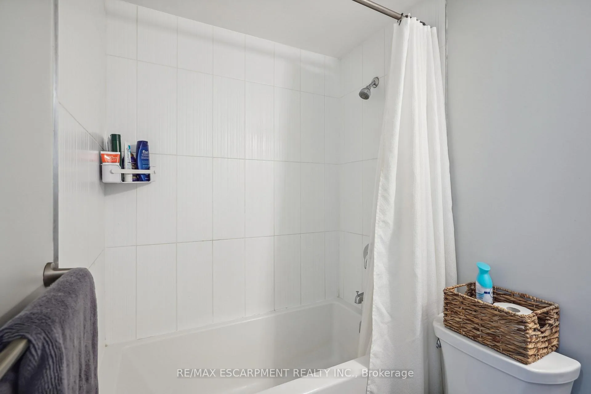 Photo 16 of Unit 709, 560 North Service Road, Grimsby, Grimsby Beach — HOMEH