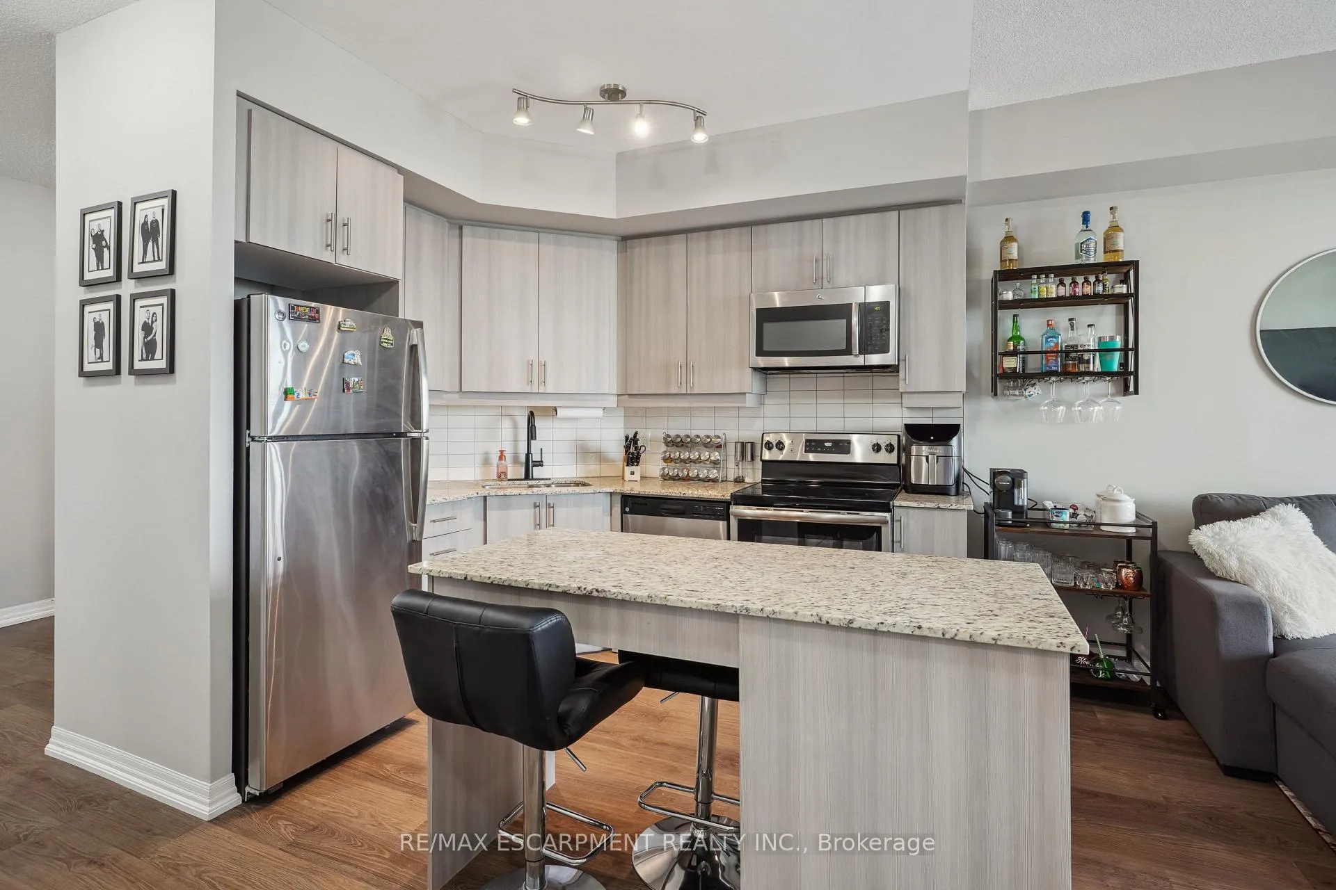 Photo 17 of Unit 709, 560 North Service Road, Grimsby, Grimsby Beach — HOMEH