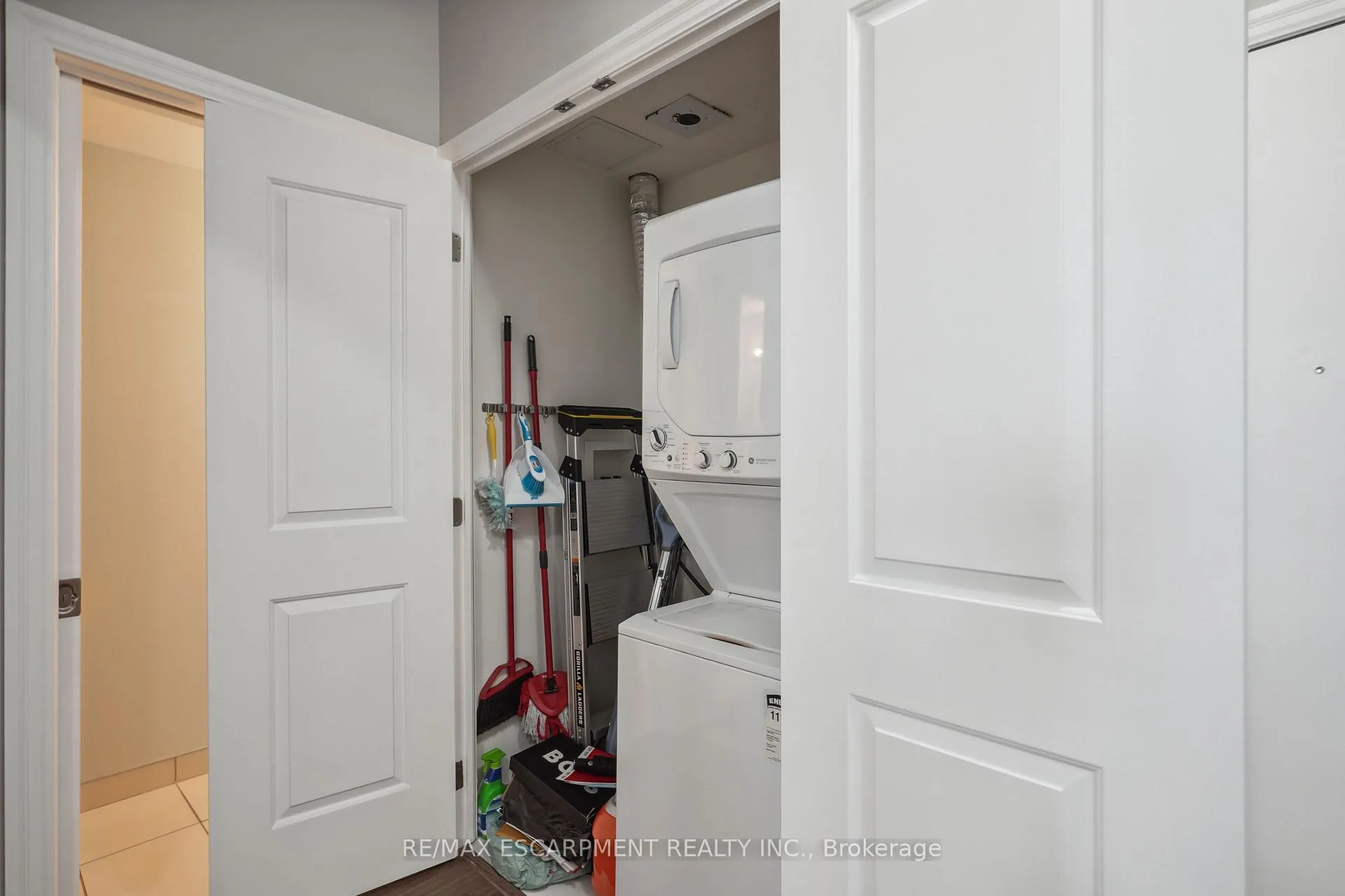 Photo 18 of Unit 709, 560 North Service Road, Grimsby, Grimsby Beach — HOMEH