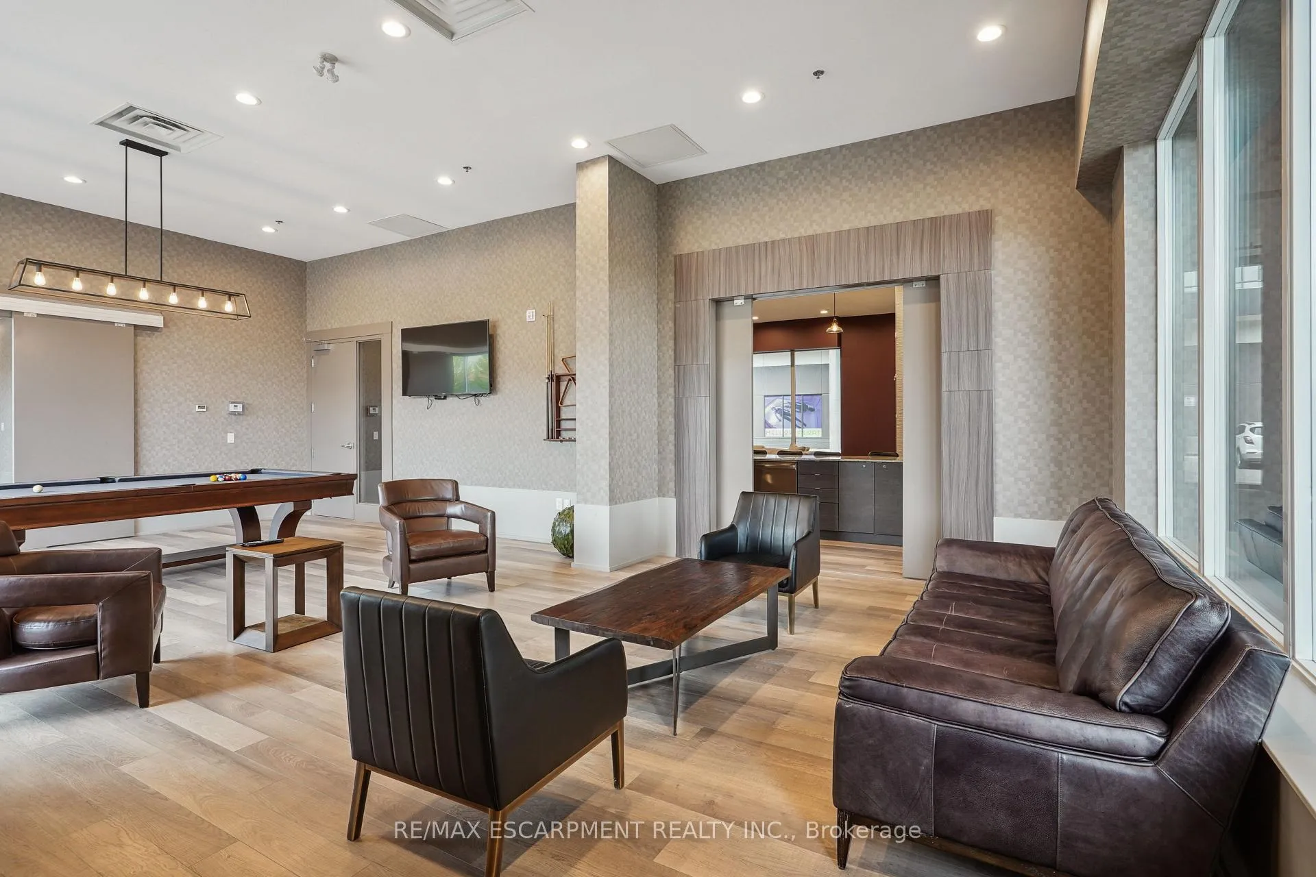 Photo 23 of Unit 709, 560 North Service Road, Grimsby, Grimsby Beach — HOMEH