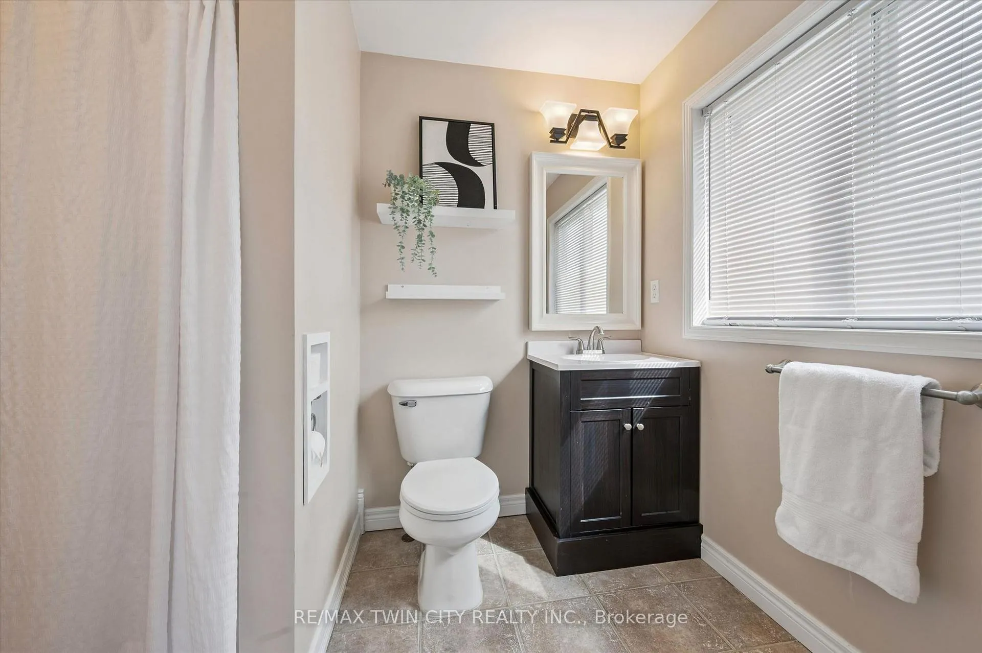 Photo 19 of 51 Elma Place, Cambridge, Hespeler Village — HOMEH