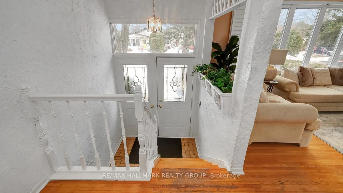 Photo 5 of 2185 Bickerton Avenue, Ottawa, Beacon Hill North — HOMEH