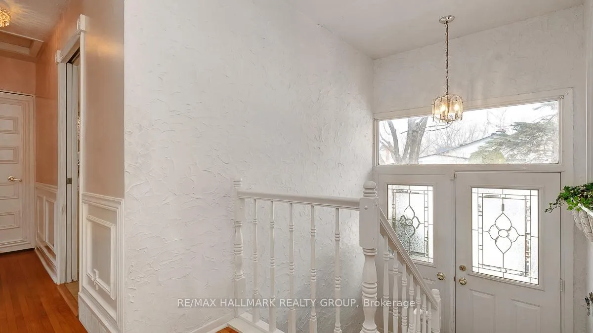 Photo 6 of 2185 Bickerton Avenue, Ottawa, Beacon Hill North — HOMEH