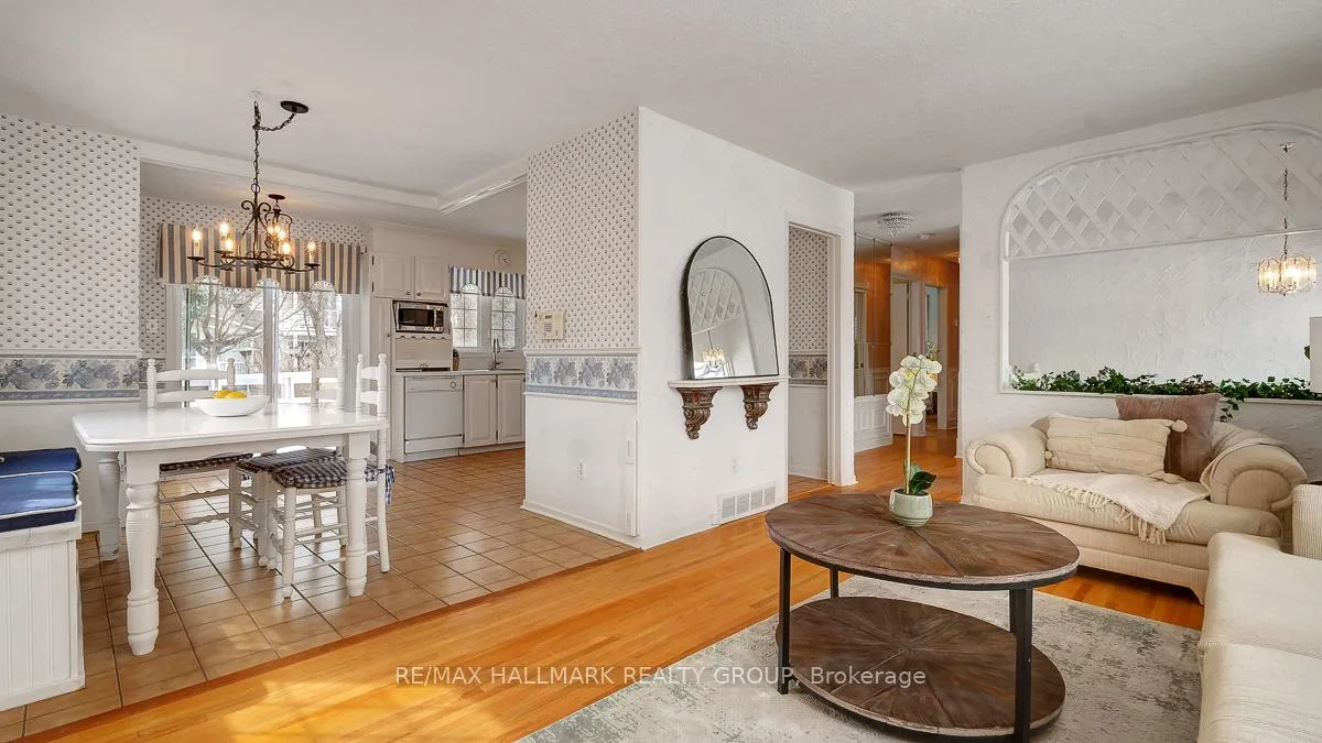Photo 8 of 2185 Bickerton Avenue, Ottawa, Beacon Hill North — HOMEH