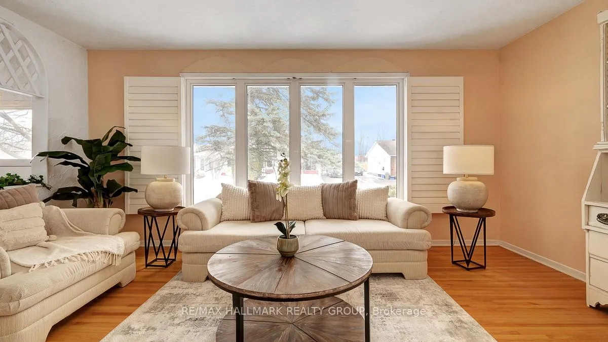 Photo 9 of 2185 Bickerton Avenue, Ottawa, Beacon Hill North — HOMEH