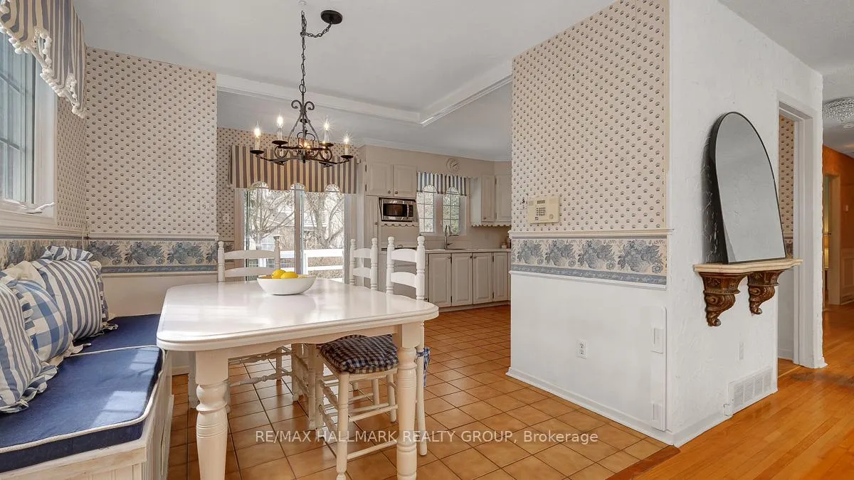 Photo 12 of 2185 Bickerton Avenue, Ottawa, Beacon Hill North — HOMEH
