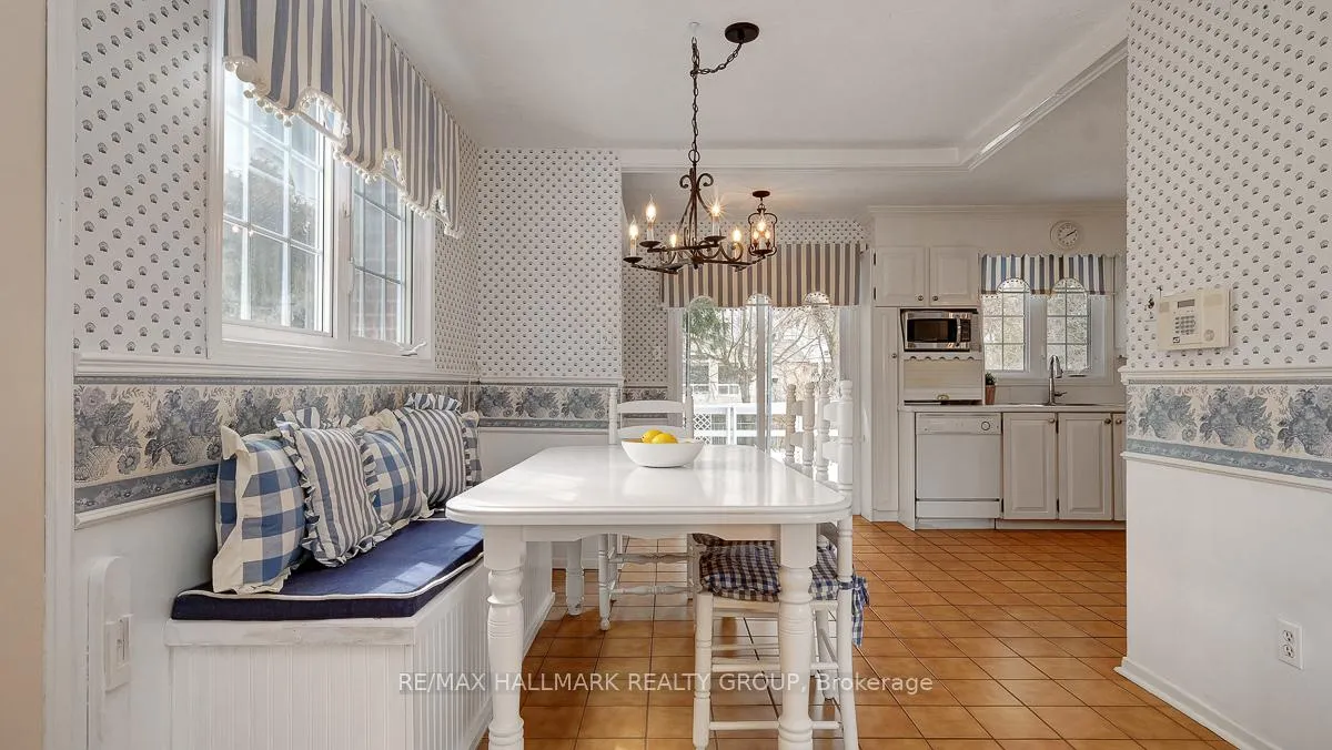 Photo 13 of 2185 Bickerton Avenue, Ottawa, Beacon Hill North — HOMEH