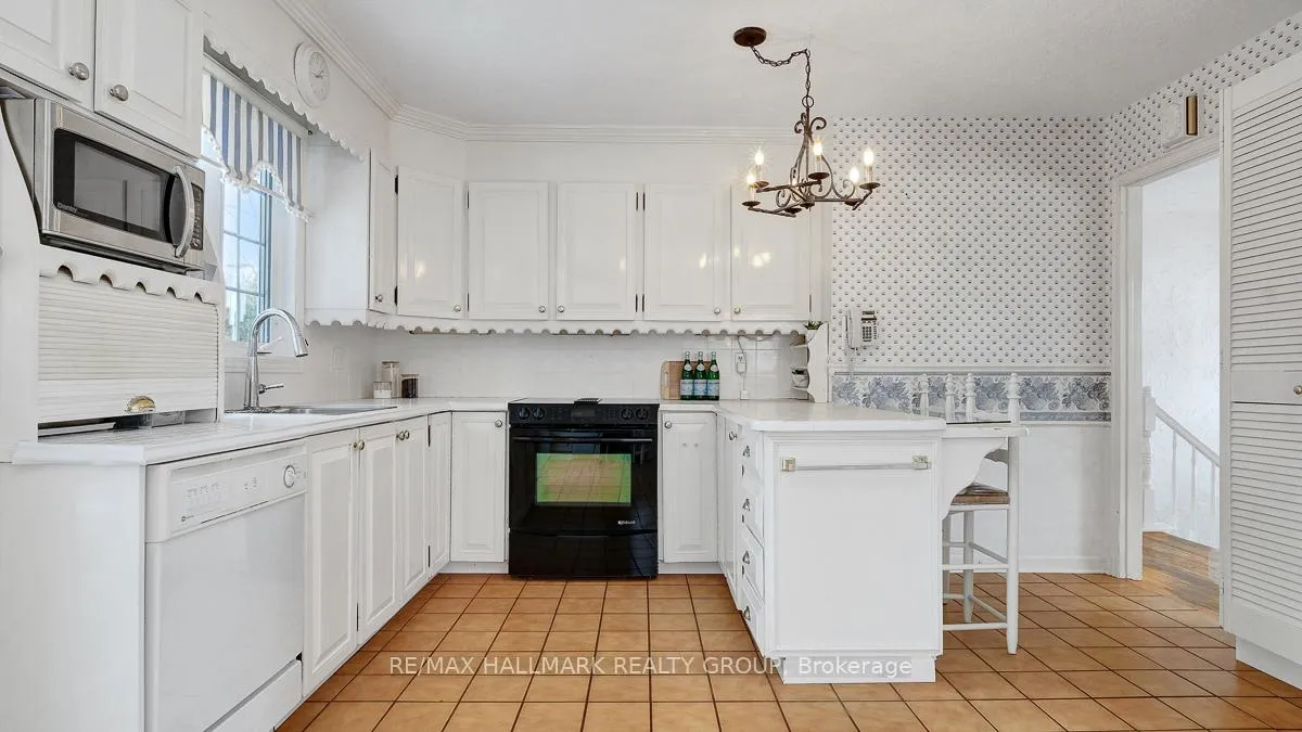 Photo 17 of 2185 Bickerton Avenue, Ottawa, Beacon Hill North — HOMEH