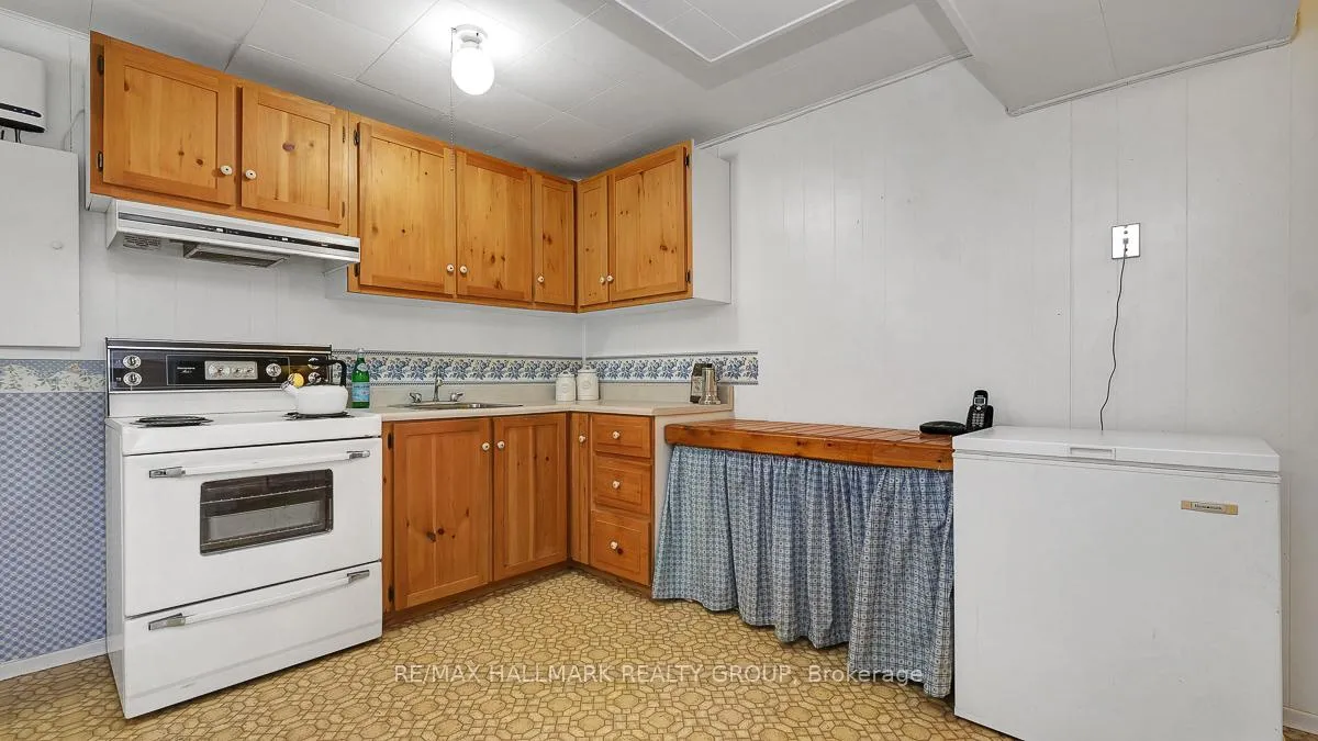 Photo 37 of 2185 Bickerton Avenue, Ottawa, Beacon Hill North — HOMEH