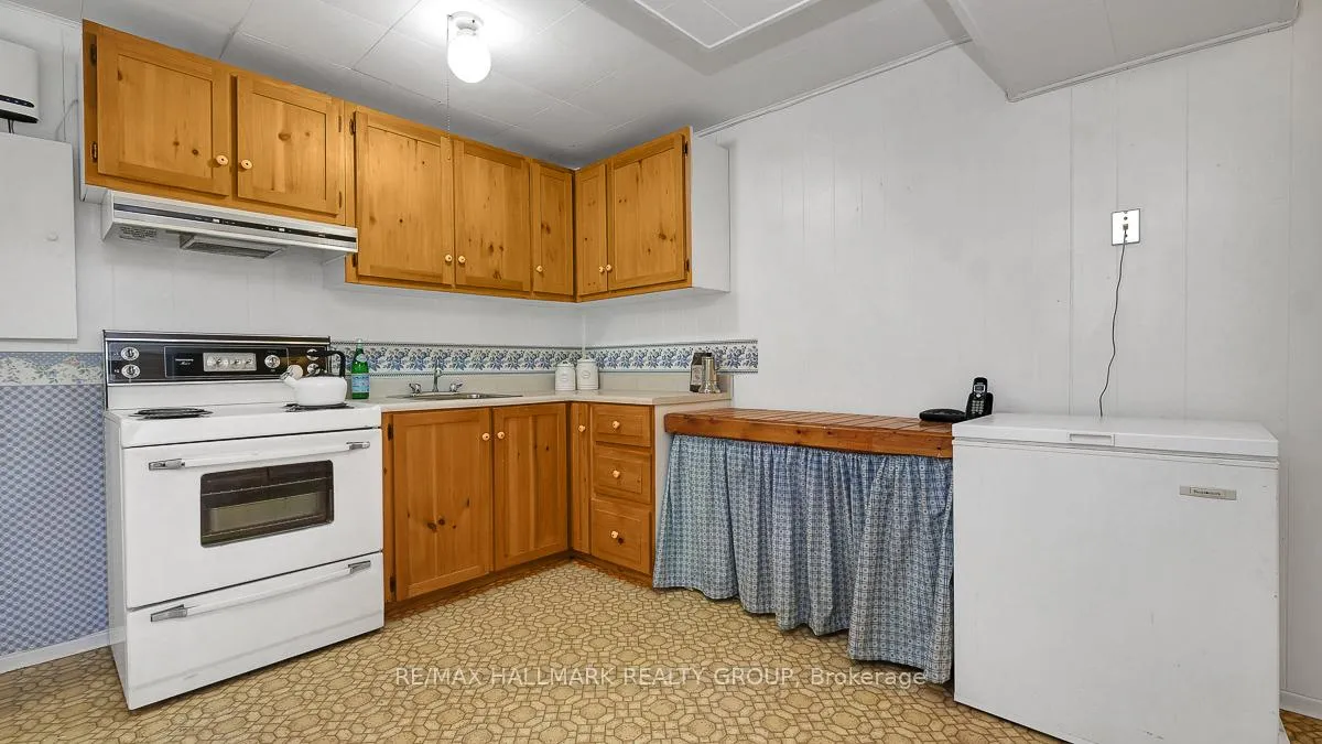 Photo 38 of 2185 Bickerton Avenue, Ottawa, Beacon Hill North — HOMEH