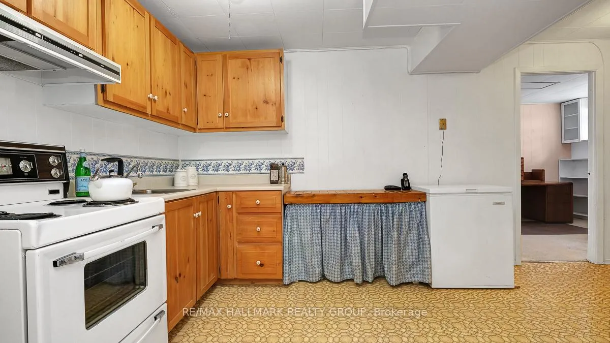 Photo 39 of 2185 Bickerton Avenue, Ottawa, Beacon Hill North — HOMEH