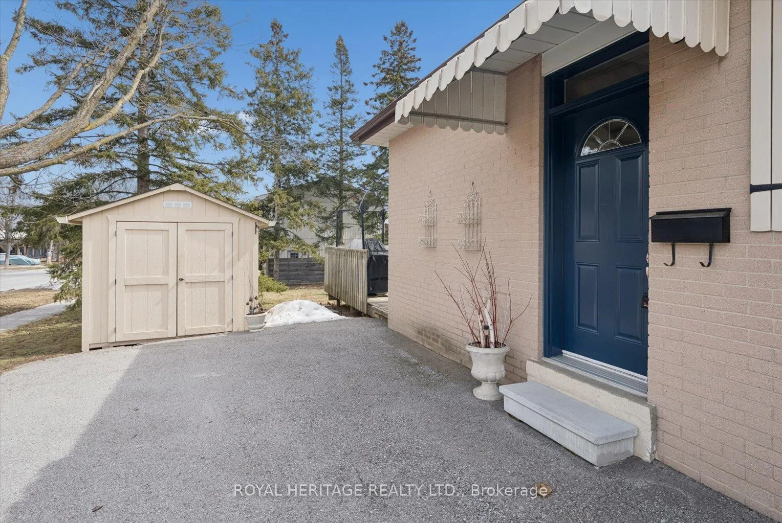 Photo 6 of 55 Garside Avenue, Whitby, Brooklin — HOMEH