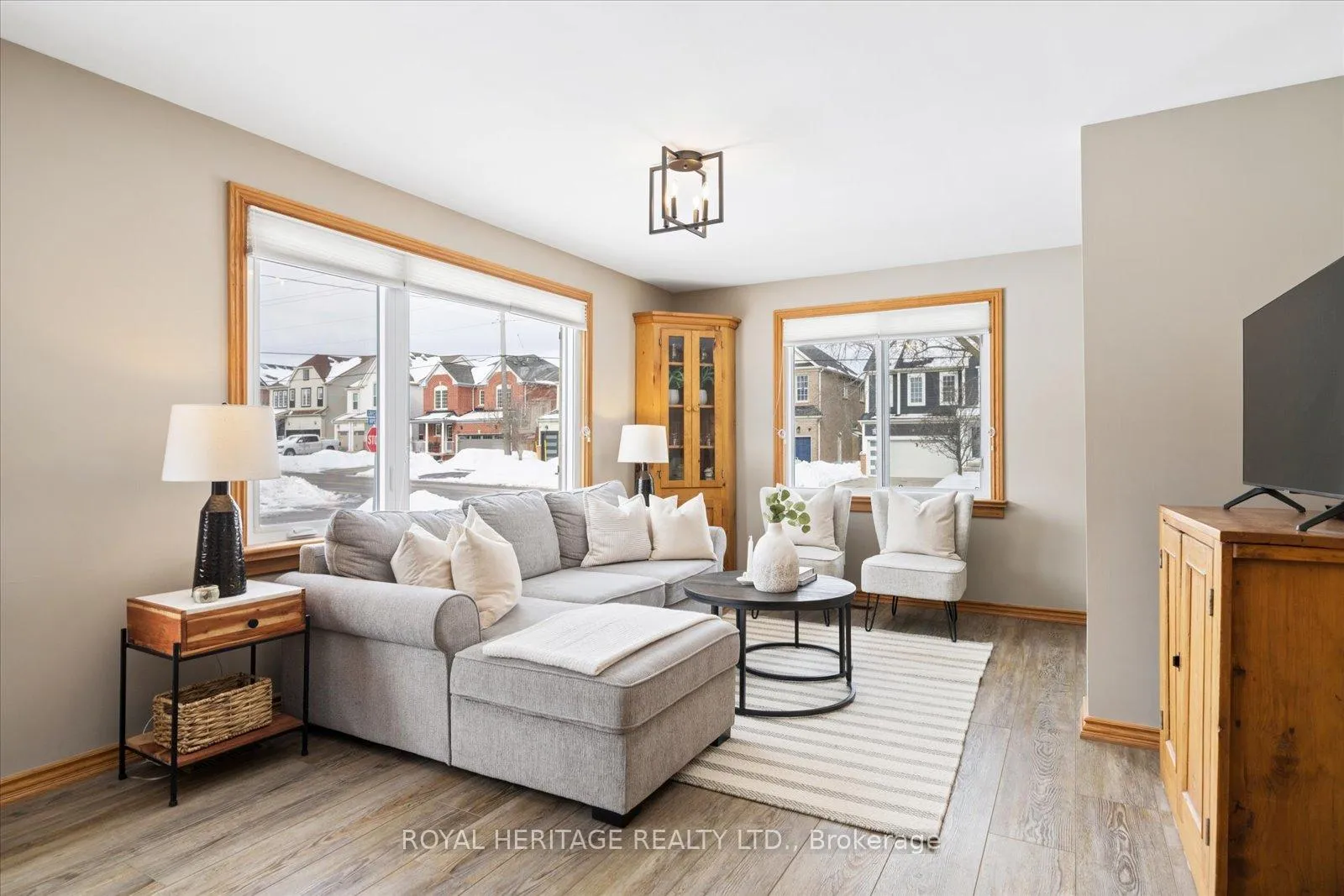 Photo 10 of 55 Garside Avenue, Whitby, Brooklin — HOMEH
