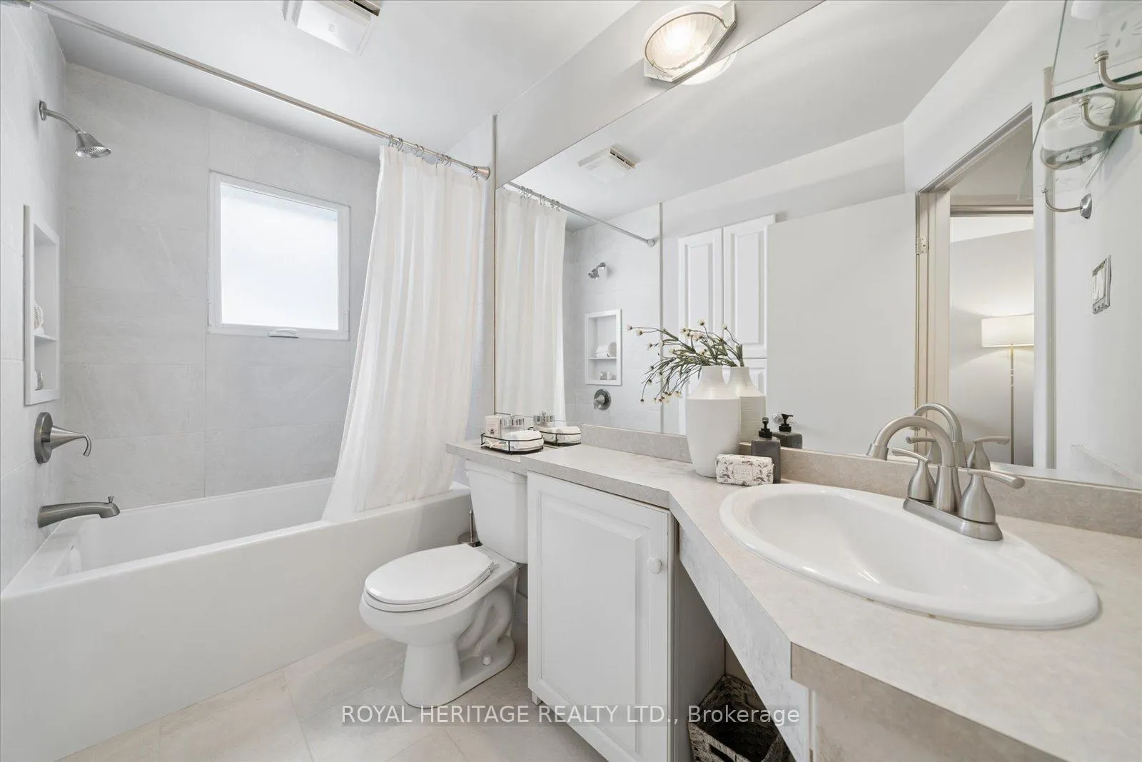 Photo 15 of 55 Garside Avenue, Whitby, Brooklin — HOMEH
