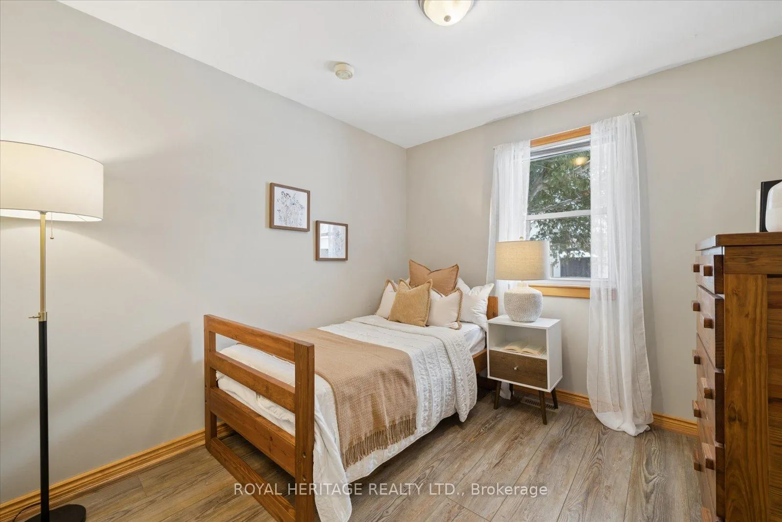 Photo 17 of 55 Garside Avenue, Whitby, Brooklin — HOMEH