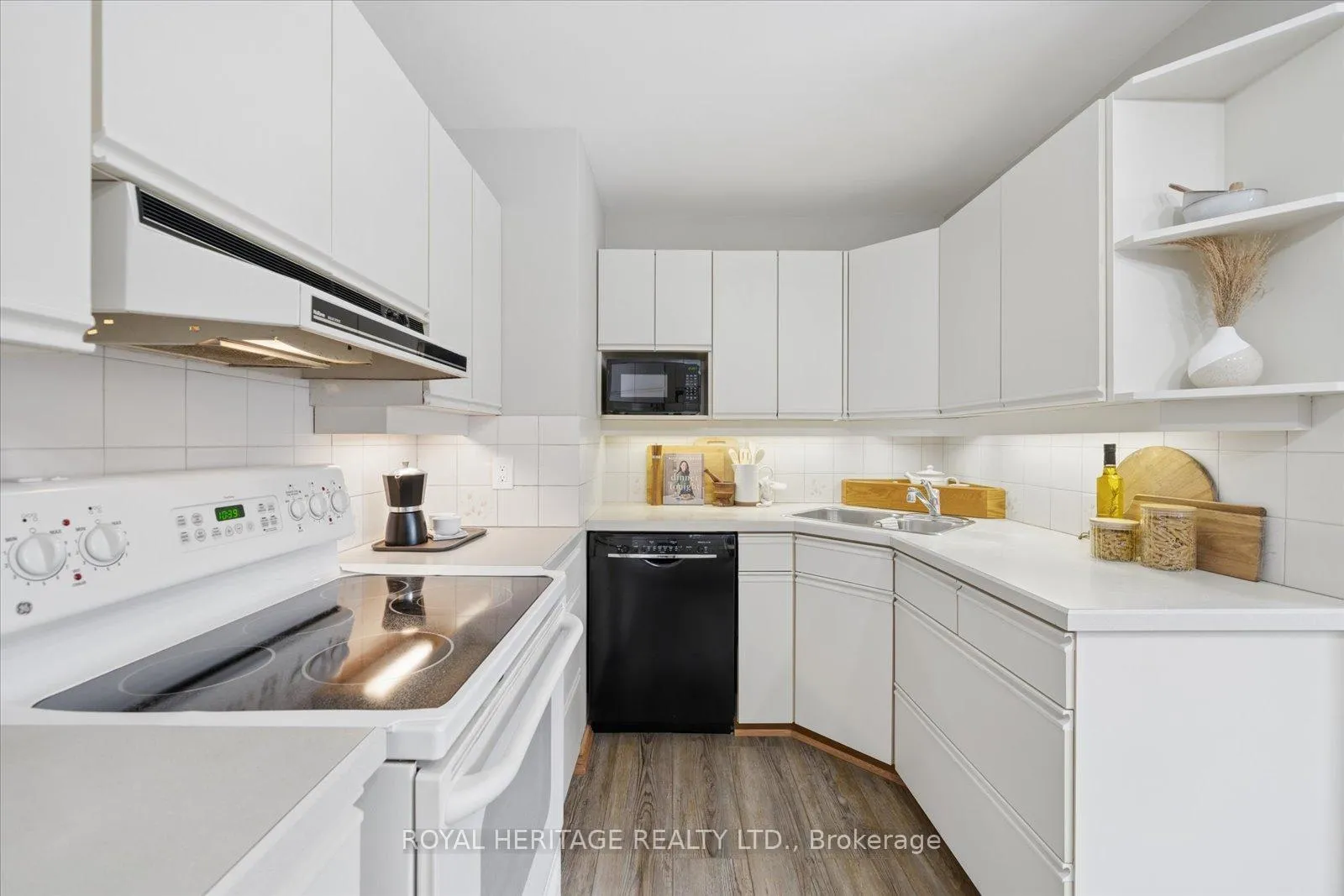 Photo 18 of 55 Garside Avenue, Whitby, Brooklin — HOMEH