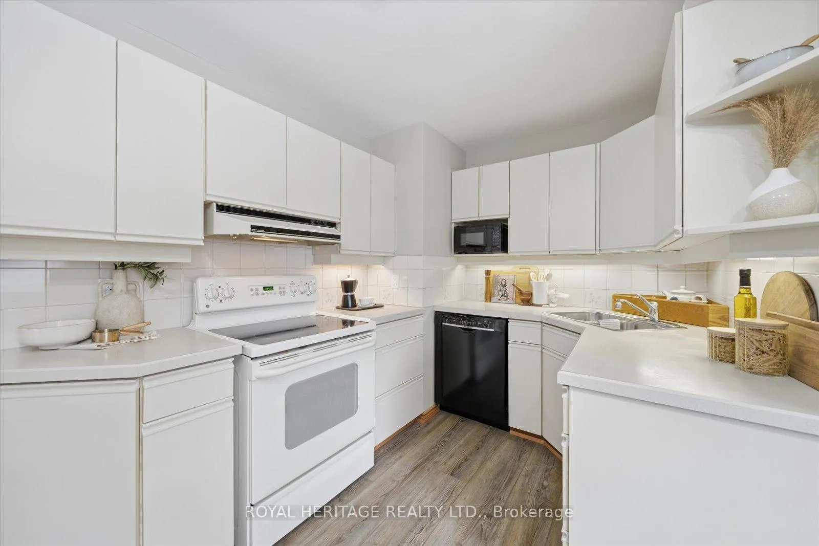Photo 19 of 55 Garside Avenue, Whitby, Brooklin — HOMEH