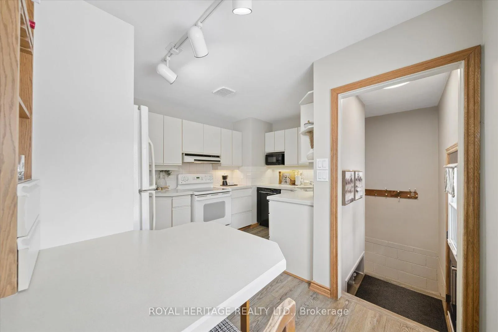 Photo 21 of 55 Garside Avenue, Whitby, Brooklin — HOMEH