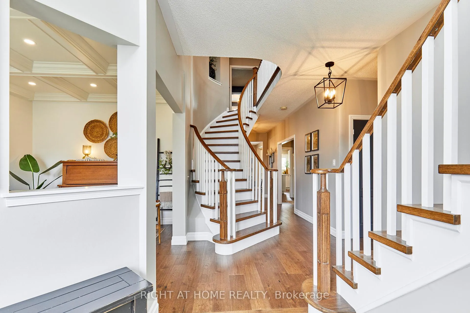 Photo 7 of 9 Artesian Drive, Whitby, Williamsburg — HOMEH