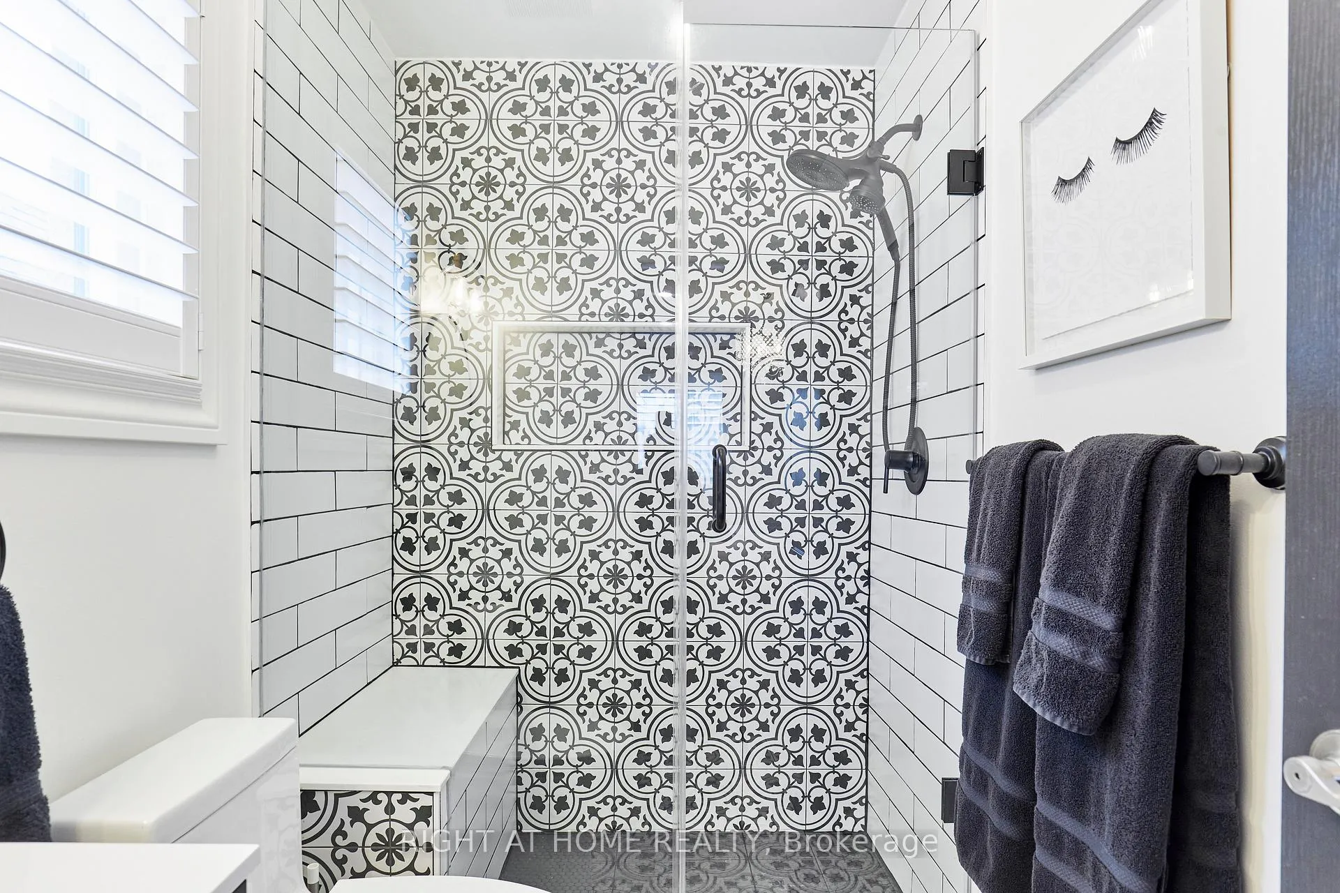 Photo 35 of 9 Artesian Drive, Whitby, Williamsburg — HOMEH