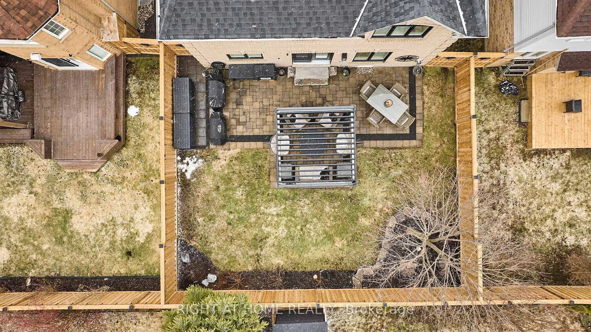 Photo 47 of 9 Artesian Drive, Whitby, Williamsburg — HOMEH