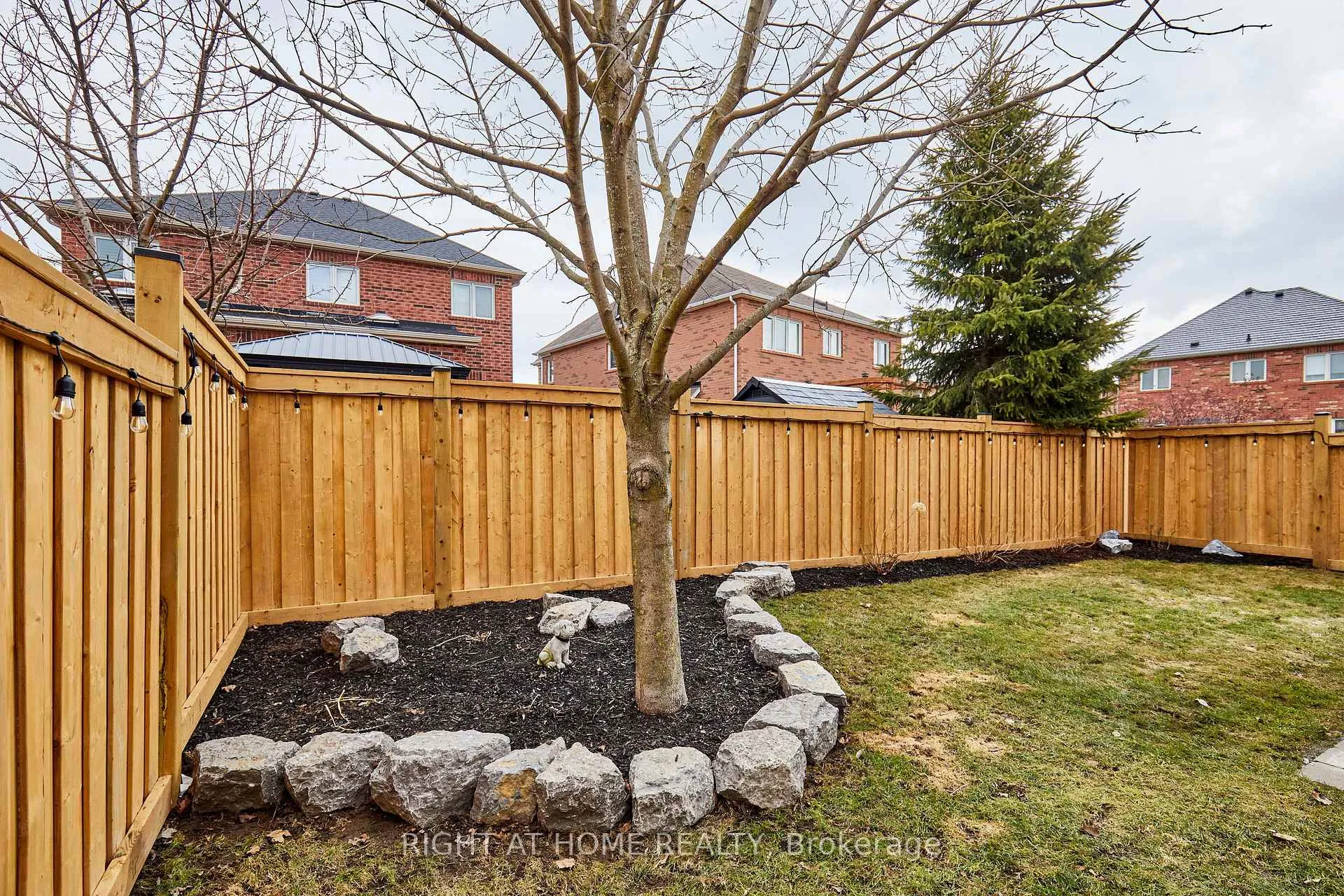 Photo 50 of 9 Artesian Drive, Whitby, Williamsburg — HOMEH