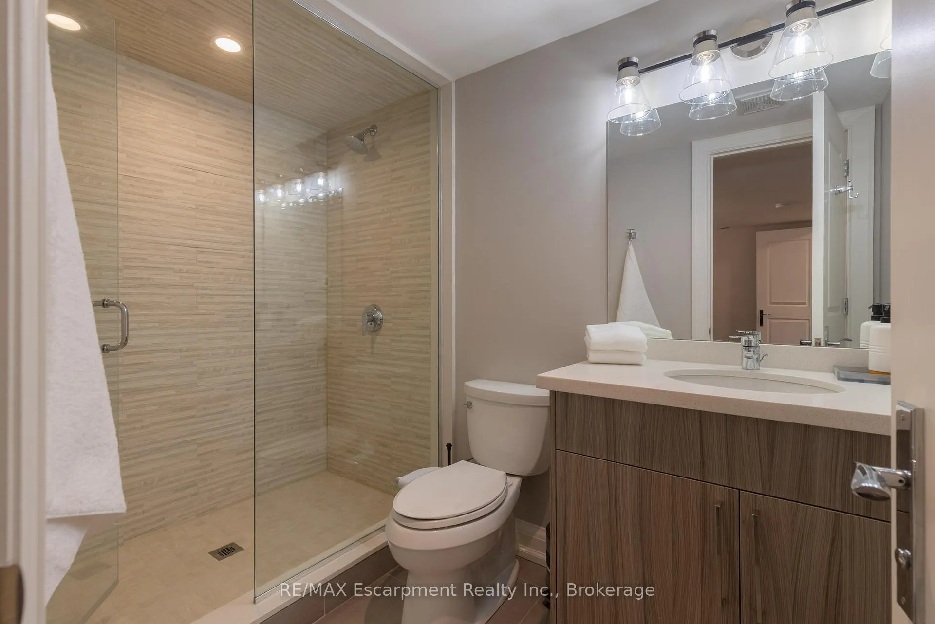 Photo 43 of 15 Lambert Common, Oakville, Southwest — HOMEH