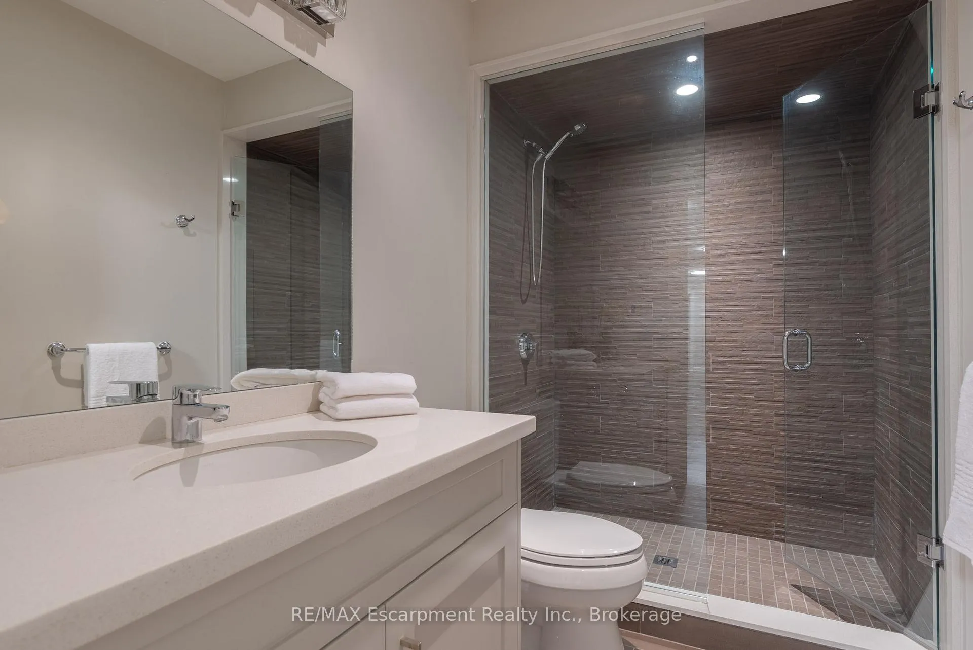 Photo 45 of 15 Lambert Common, Oakville, Southwest — HOMEH