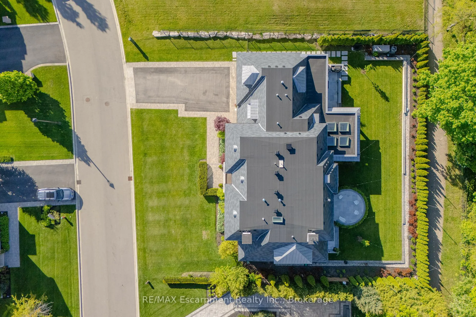 Photo 5 of 15 Lambert Common, Oakville, Southwest — HOMEH