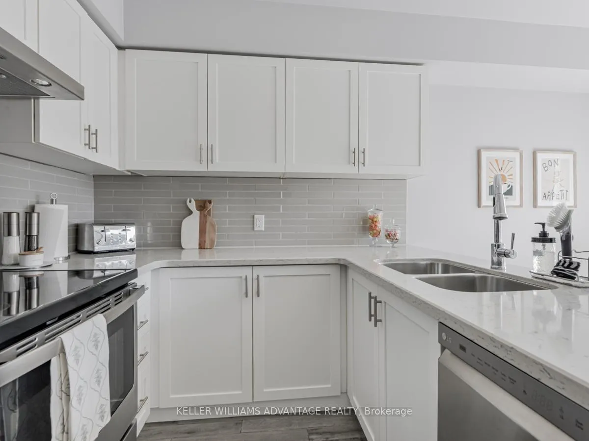 Photo 11 of 1521 Danforth Avenue, Toronto, Greenwood-Coxwell — HOMEH